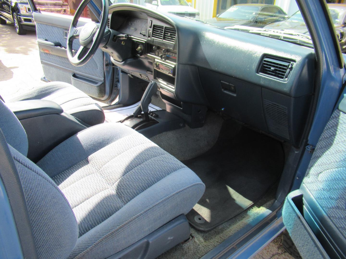 1994 BLUE /Gray Toyota 4Runner SR5 V6 4WD (JT3VN39W7R0) with an 3.0L V6 OHV 12V engine, located at 1511 North Shepherd Dr., Houston, TX, 77008, (281) 657-1221, 29.798361, -95.412560 - 1994 Toyota 4Runner SR5 V6 179,016 miles VIN: JT3VN39W7R0166274 Vehicle Details 4 Door Wagon/Sport Utility 3.0L V6 F Gasoline Rear wheel drive w/ 4X4- Photo#8