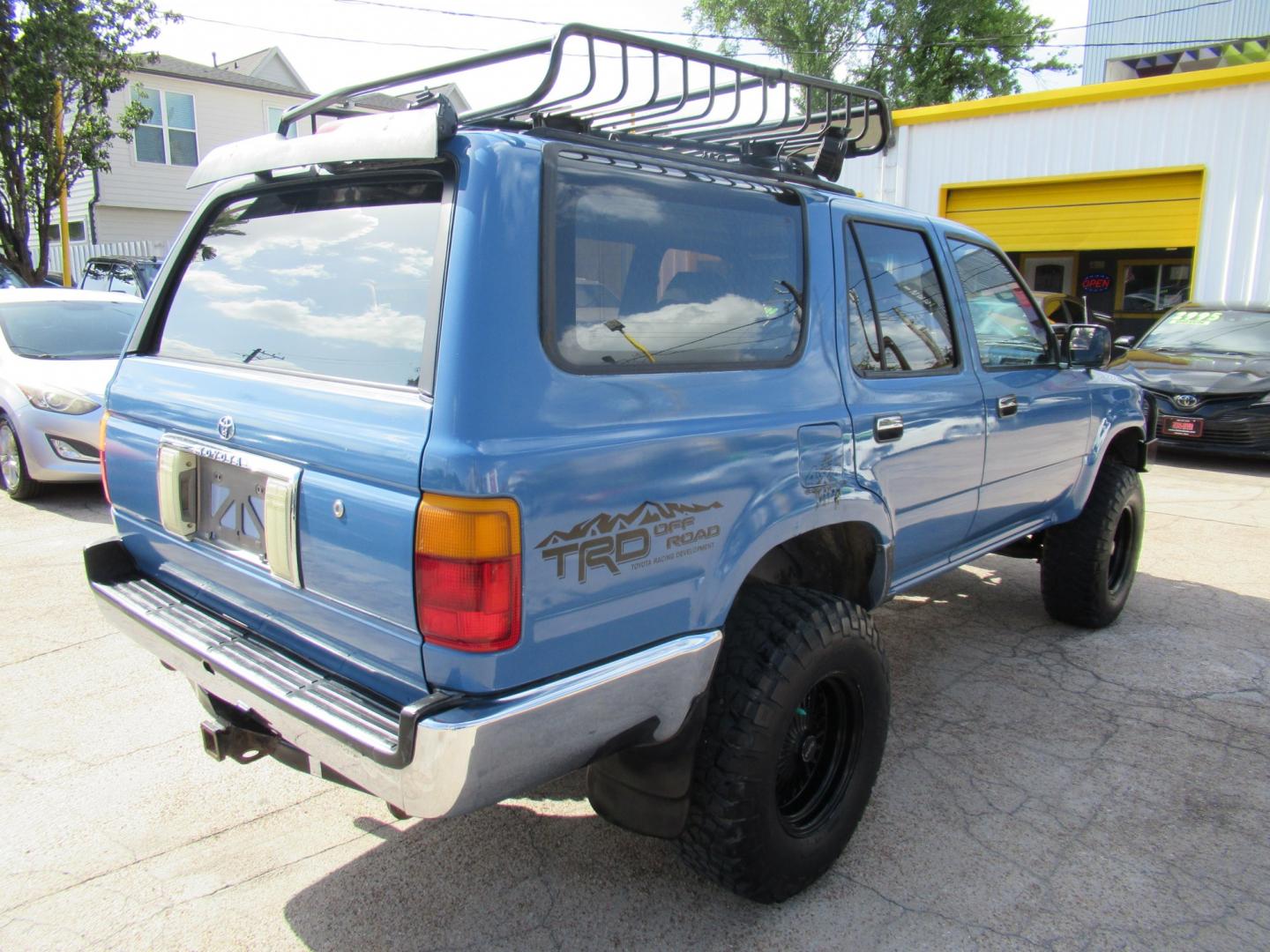 1994 BLUE /Gray Toyota 4Runner SR5 V6 4WD (JT3VN39W7R0) with an 3.0L V6 OHV 12V engine, located at 1511 North Shepherd Dr., Houston, TX, 77008, (281) 657-1221, 29.798361, -95.412560 - 1994 Toyota 4Runner SR5 V6 179,016 miles VIN: JT3VN39W7R0166274 Vehicle Details 4 Door Wagon/Sport Utility 3.0L V6 F Gasoline Rear wheel drive w/ 4X4- Photo#16