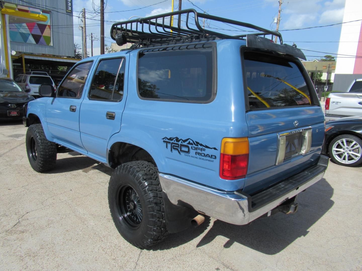 1994 BLUE /Gray Toyota 4Runner SR5 V6 4WD (JT3VN39W7R0) with an 3.0L V6 OHV 12V engine, located at 1511 North Shepherd Dr., Houston, TX, 77008, (281) 657-1221, 29.798361, -95.412560 - 1994 Toyota 4Runner SR5 V6 179,016 miles VIN: JT3VN39W7R0166274 Vehicle Details 4 Door Wagon/Sport Utility 3.0L V6 F Gasoline Rear wheel drive w/ 4X4- Photo#18