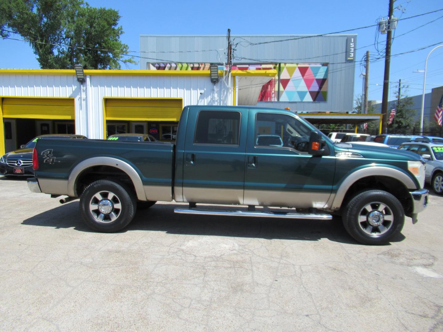 2012 Green /Tan Ford F-250 SD King Ranch Crew Cab 4WD (1FT7W2B62CE) with an 6.2L V8 OHV 16V engine, 6-Speed Automatic transmission, located at 1511 North Shepherd Dr., Houston, TX, 77008, (281) 657-1221, 29.798361, -95.412560 - 2012 Ford F-250 Super Duty Lariat 202,134 miles VIN: 1FT7W2B62CEA02897 Details Crew Pickup 6.2L V8 F SOHC 16V Gasoline Rear wheel drive w/ 4X4- Photo#21