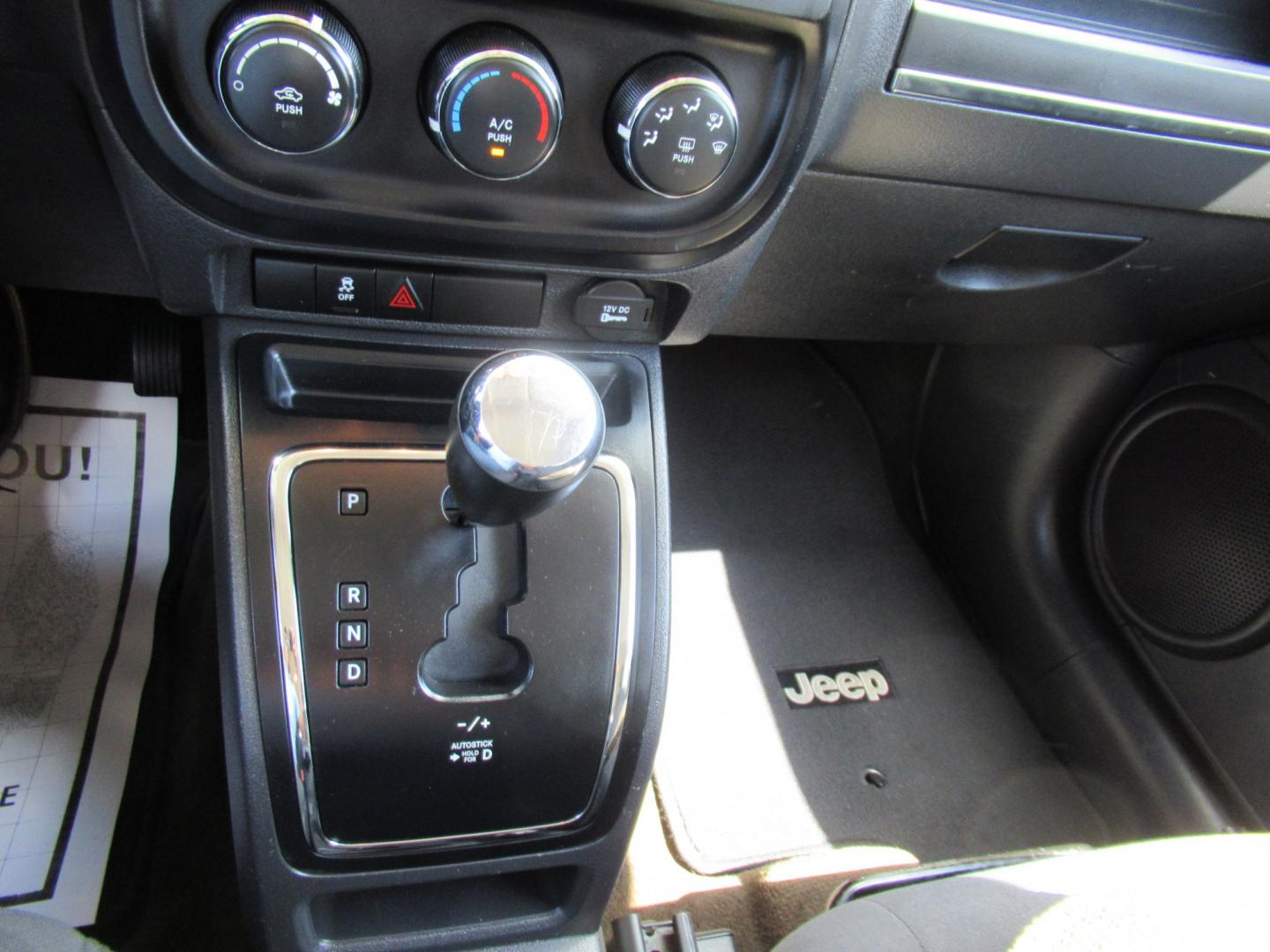 2016 White /Black Jeep Patriot Sport 2WD (1C4NJPBBXGD) with an 2.4L L4 DOHC 16V engine, Automatic transmission, located at 1511 North Shepherd Dr., Houston, TX, 77008, (281) 657-1221, 29.798361, -95.412560 - 2016 Jeep Patriot Sport 140,465 miles VIN: 1C4NJPBBXGD583030 Vehicle Details 4 Door Wagon/Sport Utility 2.4L I4 F DOHC 16V Gasoline Front wheel drive- Photo#2