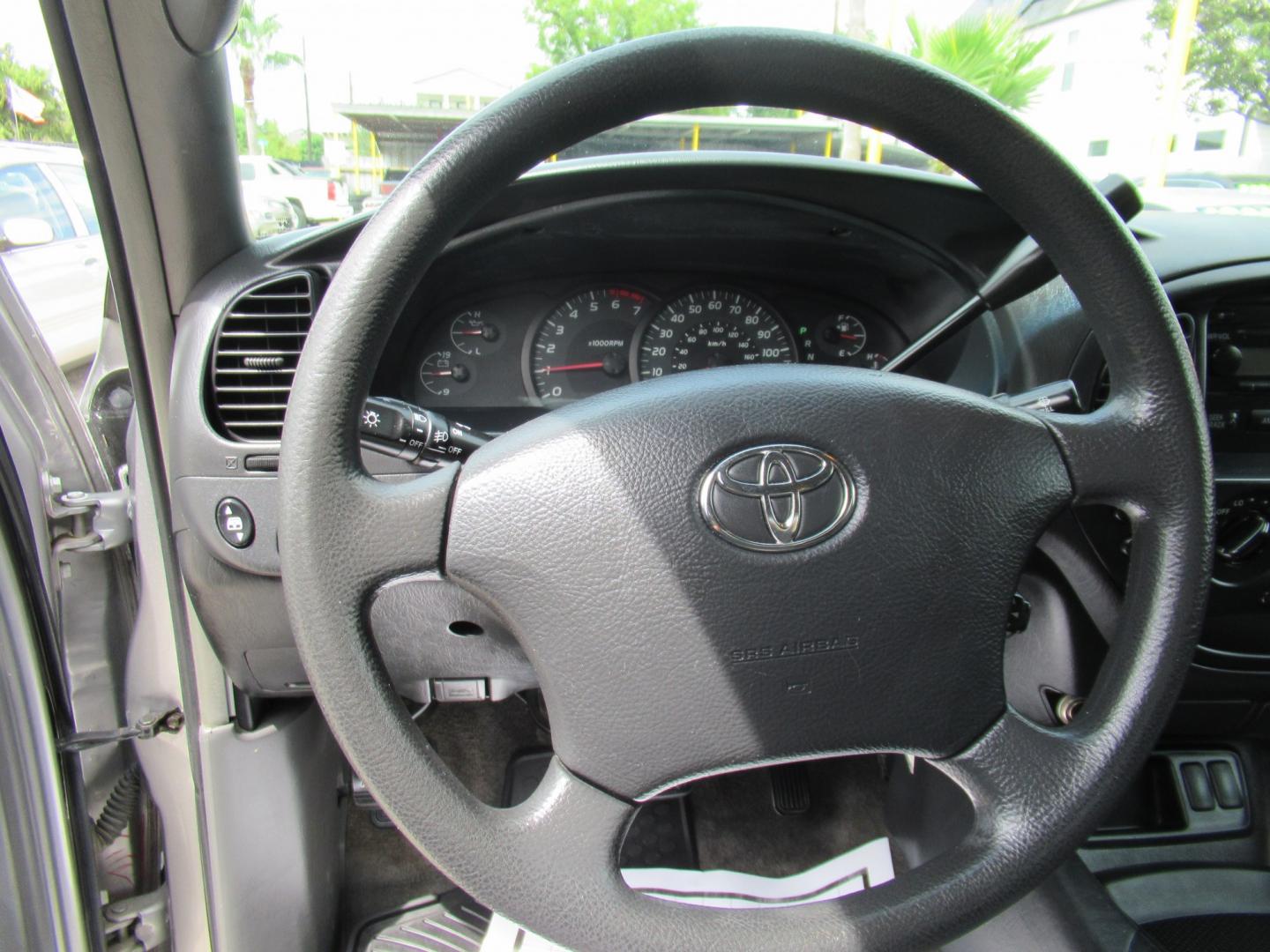 2006 Silver /Gray Toyota Tundra SR5 Double Cab (5TBET341X6S) with an 4.7L V8 DOHC 32V engine, 5A OD transmission, located at 1511 North Shepherd Dr., Houston, TX, 77008, (281) 657-1221, 29.798361, -95.412560 - 2006 Toyota Tundra SR5 VIN: 5TBET341X6S510744 Vehicle Details 4 Door Extended Cab Pickup 4.7L V8 F DOHC 32V Gasoline Rear wheel drive- Photo#8