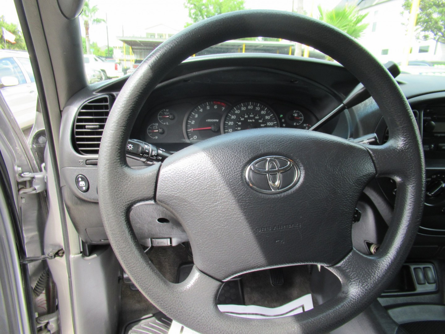 2006 Silver /Gray Toyota Tundra SR5 Double Cab (5TBET341X6S) with an 4.7L V8 DOHC 32V engine, 5A OD transmission, located at 1511 North Shepherd Dr., Houston, TX, 77008, (281) 657-1221, 29.798361, -95.412560 - 2006 Toyota Tundra SR5 VIN: 5TBET341X6S510744 Vehicle Details 4 Door Extended Cab Pickup 4.7L V8 F DOHC 32V Gasoline Rear wheel drive- Photo#8