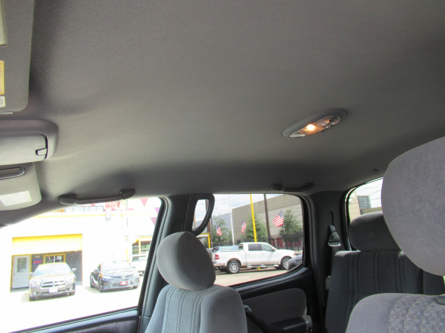 2006 Silver /Gray Toyota Tundra SR5 Double Cab (5TBET341X6S) with an 4.7L V8 DOHC 32V engine, 5A OD transmission, located at 1511 North Shepherd Dr., Houston, TX, 77008, (281) 657-1221, 29.798361, -95.412560 - 2006 Toyota Tundra SR5 VIN: 5TBET341X6S510744 Vehicle Details 4 Door Extended Cab Pickup 4.7L V8 F DOHC 32V Gasoline Rear wheel drive- Photo#10