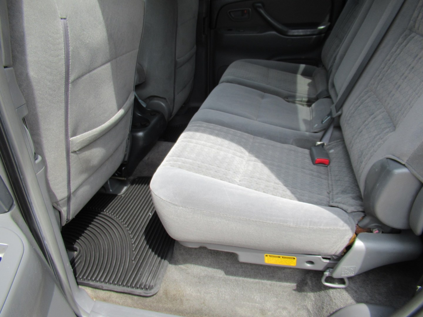 2006 Silver /Gray Toyota Tundra SR5 Double Cab (5TBET341X6S) with an 4.7L V8 DOHC 32V engine, 5A OD transmission, located at 1511 North Shepherd Dr., Houston, TX, 77008, (281) 657-1221, 29.798361, -95.412560 - 2006 Toyota Tundra SR5 VIN: 5TBET341X6S510744 Vehicle Details 4 Door Extended Cab Pickup 4.7L V8 F DOHC 32V Gasoline Rear wheel drive- Photo#11