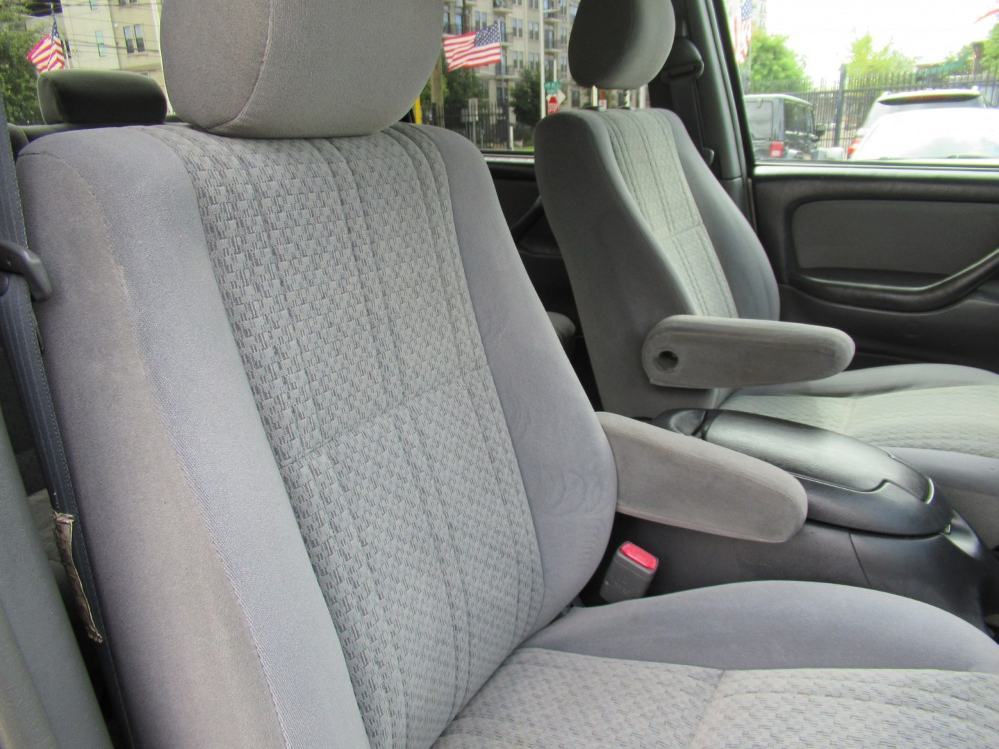 2006 Silver /Gray Toyota Tundra SR5 Double Cab (5TBET341X6S) with an 4.7L V8 DOHC 32V engine, 5A OD transmission, located at 1511 North Shepherd Dr., Houston, TX, 77008, (281) 657-1221, 29.798361, -95.412560 - 2006 Toyota Tundra SR5 VIN: 5TBET341X6S510744 Vehicle Details 4 Door Extended Cab Pickup 4.7L V8 F DOHC 32V Gasoline Rear wheel drive- Photo#19