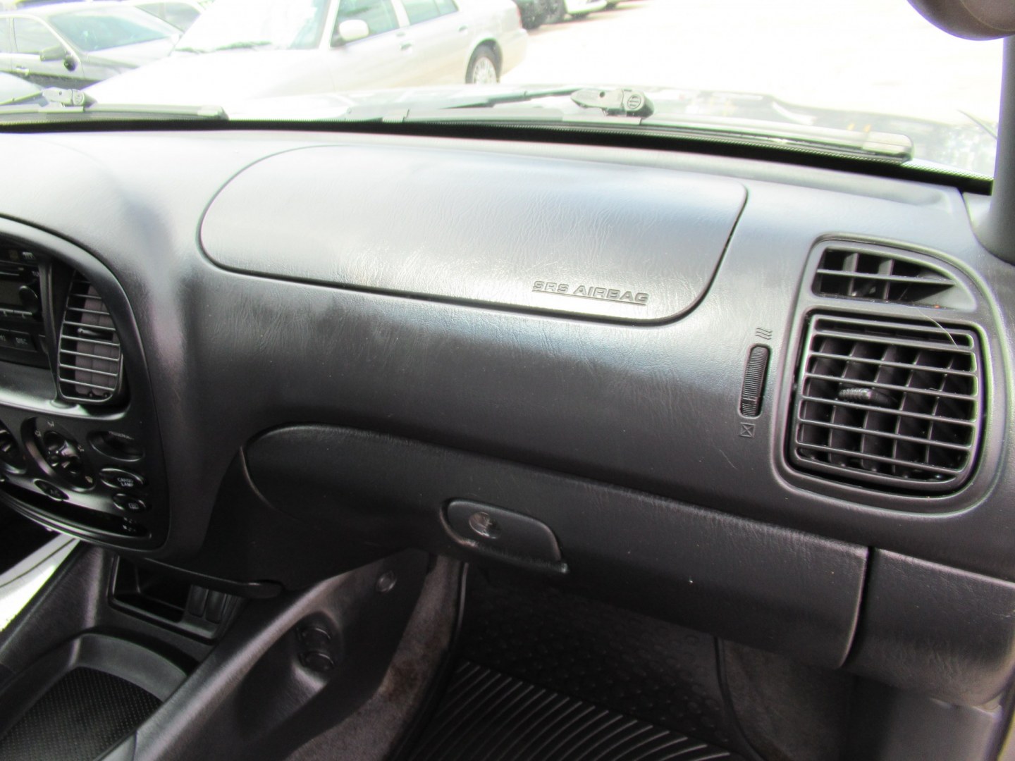 2006 Silver /Gray Toyota Tundra SR5 Double Cab (5TBET341X6S) with an 4.7L V8 DOHC 32V engine, 5A OD transmission, located at 1511 North Shepherd Dr., Houston, TX, 77008, (281) 657-1221, 29.798361, -95.412560 - 2006 Toyota Tundra SR5 VIN: 5TBET341X6S510744 Vehicle Details 4 Door Extended Cab Pickup 4.7L V8 F DOHC 32V Gasoline Rear wheel drive- Photo#20