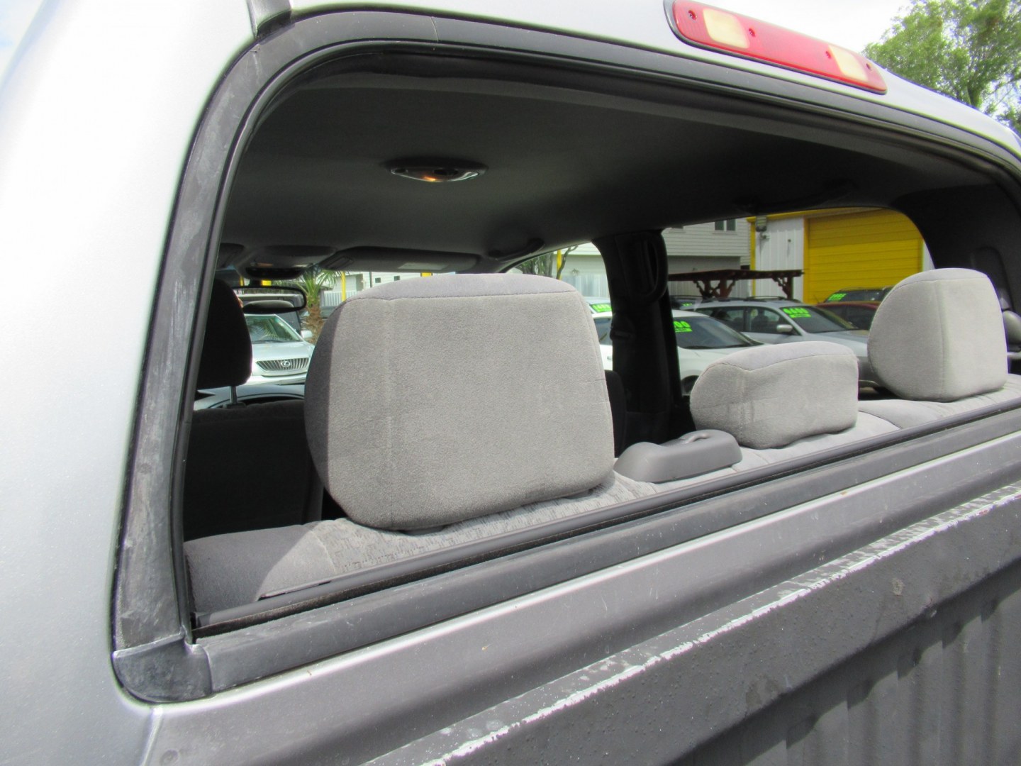 2006 Silver /Gray Toyota Tundra SR5 Double Cab (5TBET341X6S) with an 4.7L V8 DOHC 32V engine, 5A OD transmission, located at 1511 North Shepherd Dr., Houston, TX, 77008, (281) 657-1221, 29.798361, -95.412560 - 2006 Toyota Tundra SR5 VIN: 5TBET341X6S510744 Vehicle Details 4 Door Extended Cab Pickup 4.7L V8 F DOHC 32V Gasoline Rear wheel drive- Photo#27