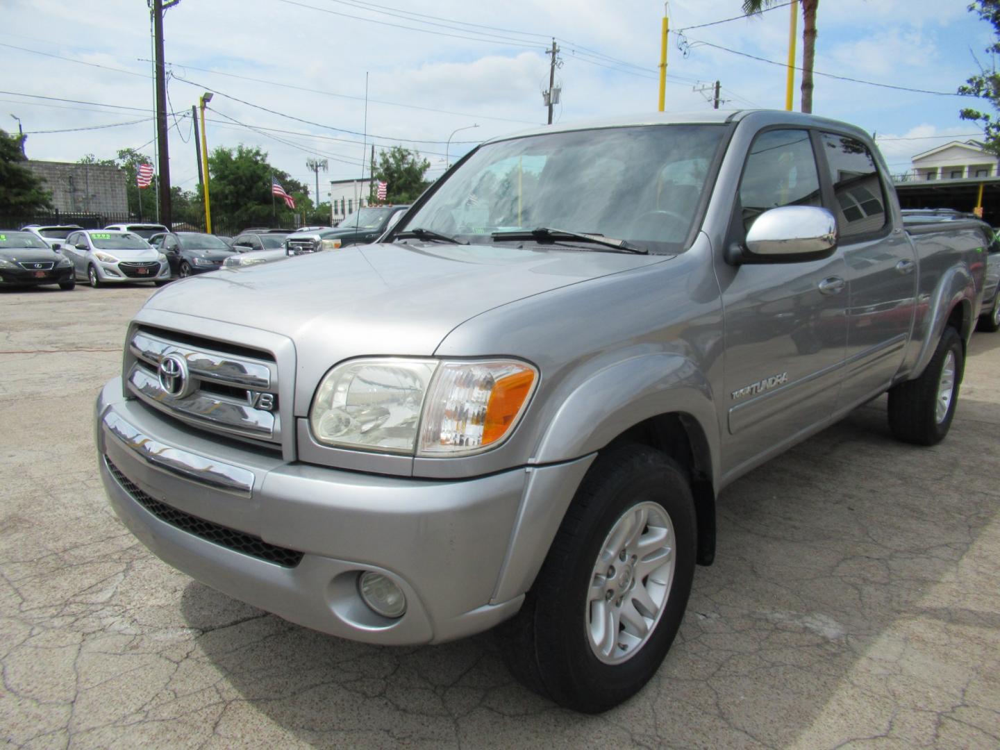2006 Silver /Gray Toyota Tundra SR5 Double Cab (5TBET341X6S) with an 4.7L V8 DOHC 32V engine, 5A OD transmission, located at 1511 North Shepherd Dr., Houston, TX, 77008, (281) 657-1221, 29.798361, -95.412560 - 2006 Toyota Tundra SR5 VIN: 5TBET341X6S510744 Vehicle Details 4 Door Extended Cab Pickup 4.7L V8 F DOHC 32V Gasoline Rear wheel drive- Photo#34
