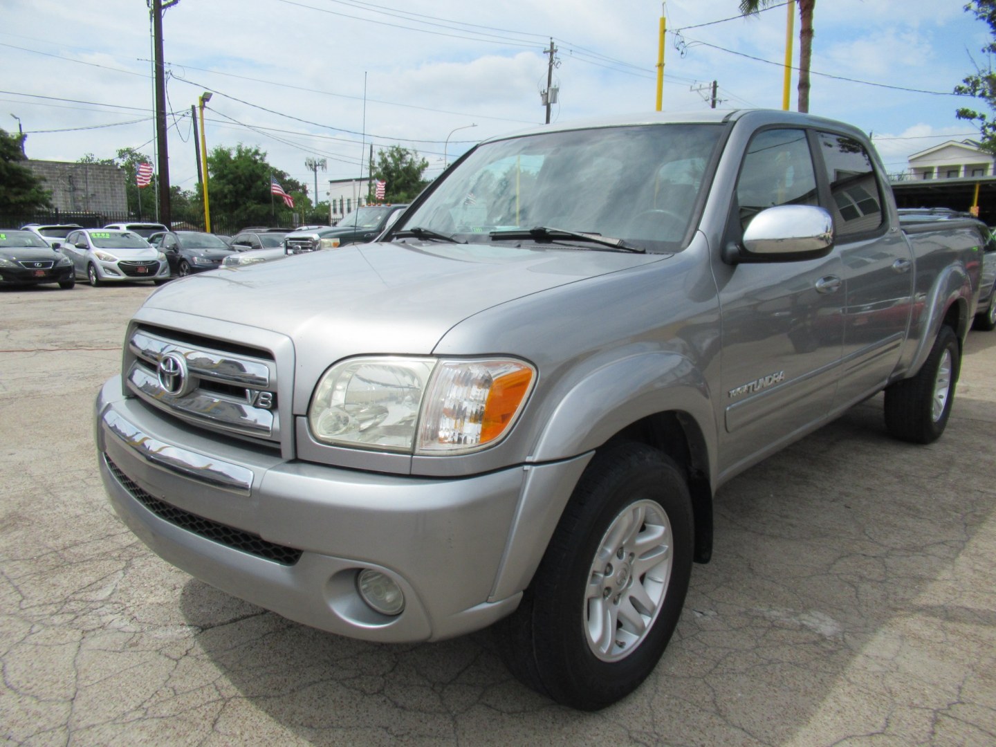 2006 Silver /Gray Toyota Tundra SR5 Double Cab (5TBET341X6S) with an 4.7L V8 DOHC 32V engine, 5A OD transmission, located at 1511 North Shepherd Dr., Houston, TX, 77008, (281) 657-1221, 29.798361, -95.412560 - 2006 Toyota Tundra SR5 VIN: 5TBET341X6S510744 Vehicle Details 4 Door Extended Cab Pickup 4.7L V8 F DOHC 32V Gasoline Rear wheel drive- Photo#34