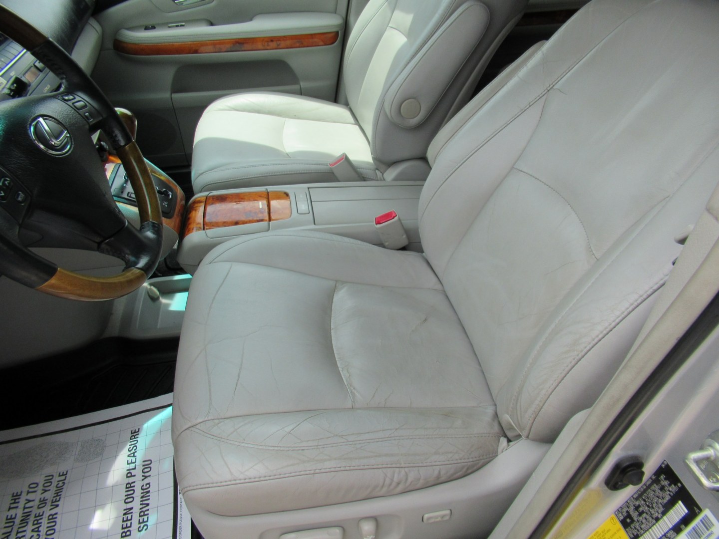 2009 Silver /Gray Lexus RX 350 FWD (2T2GK31U59C) with an 3.5L V6 DOHC 24V engine, 5A OD transmission, located at 1511 North Shepherd Dr., Houston, TX, 77008, (281) 657-1221, 29.798361, -95.412560- Photo#1