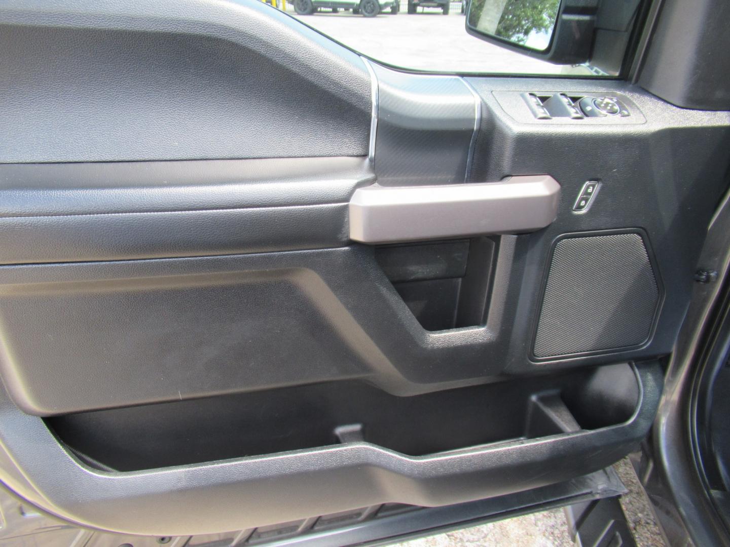 2020 Gray /Black Ford F-150 King-Ranch SuperCrew 5.5-ft. 2WD (1FTEW1CP8LK) with an 2.7L V6 DOHC 24V engine, 6A transmission, located at 1511 North Shepherd Dr., Houston, TX, 77008, (281) 657-1221, 29.798361, -95.412560 - 2020 Ford F-150 XLT VIN: 1FTEW1CP8LKE93535 Vehicle Details Crew Pickup 2.7L V6 F DOHC 24V Gasoline Rear wheel drive- Photo#1