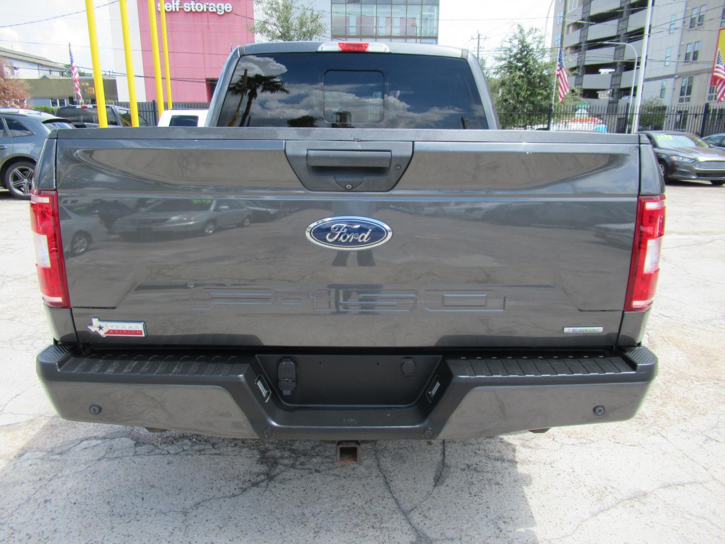 2020 Gray /Black Ford F-150 King-Ranch SuperCrew 5.5-ft. 2WD (1FTEW1CP8LK) with an 2.7L V6 DOHC 24V engine, 6A transmission, located at 1511 North Shepherd Dr., Houston, TX, 77008, (281) 657-1221, 29.798361, -95.412560 - 2020 Ford F-150 XLT VIN: 1FTEW1CP8LKE93535 Vehicle Details Crew Pickup 2.7L V6 F DOHC 24V Gasoline Rear wheel drive- Photo#20