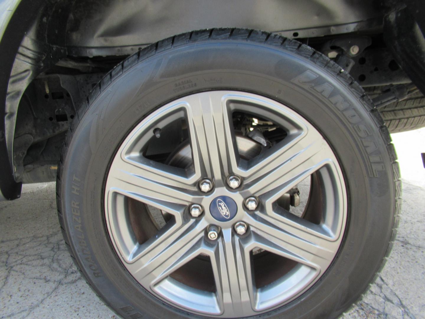 2020 Gray /Black Ford F-150 King-Ranch SuperCrew 5.5-ft. 2WD (1FTEW1CP8LK) with an 2.7L V6 DOHC 24V engine, 6A transmission, located at 1511 North Shepherd Dr., Houston, TX, 77008, (281) 657-1221, 29.798361, -95.412560 - 2020 Ford F-150 XLT VIN: 1FTEW1CP8LKE93535 Vehicle Details Crew Pickup 2.7L V6 F DOHC 24V Gasoline Rear wheel drive- Photo#27
