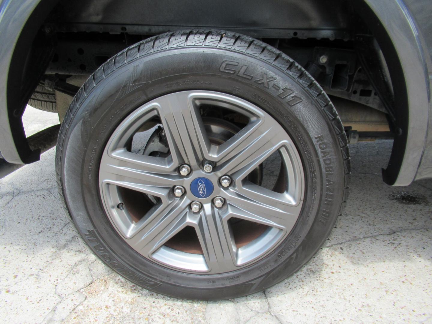 2020 Gray /Black Ford F-150 King-Ranch SuperCrew 5.5-ft. 2WD (1FTEW1CP8LK) with an 2.7L V6 DOHC 24V engine, 6A transmission, located at 1511 North Shepherd Dr., Houston, TX, 77008, (281) 657-1221, 29.798361, -95.412560 - 2020 Ford F-150 XLT VIN: 1FTEW1CP8LKE93535 Vehicle Details Crew Pickup 2.7L V6 F DOHC 24V Gasoline Rear wheel drive- Photo#28