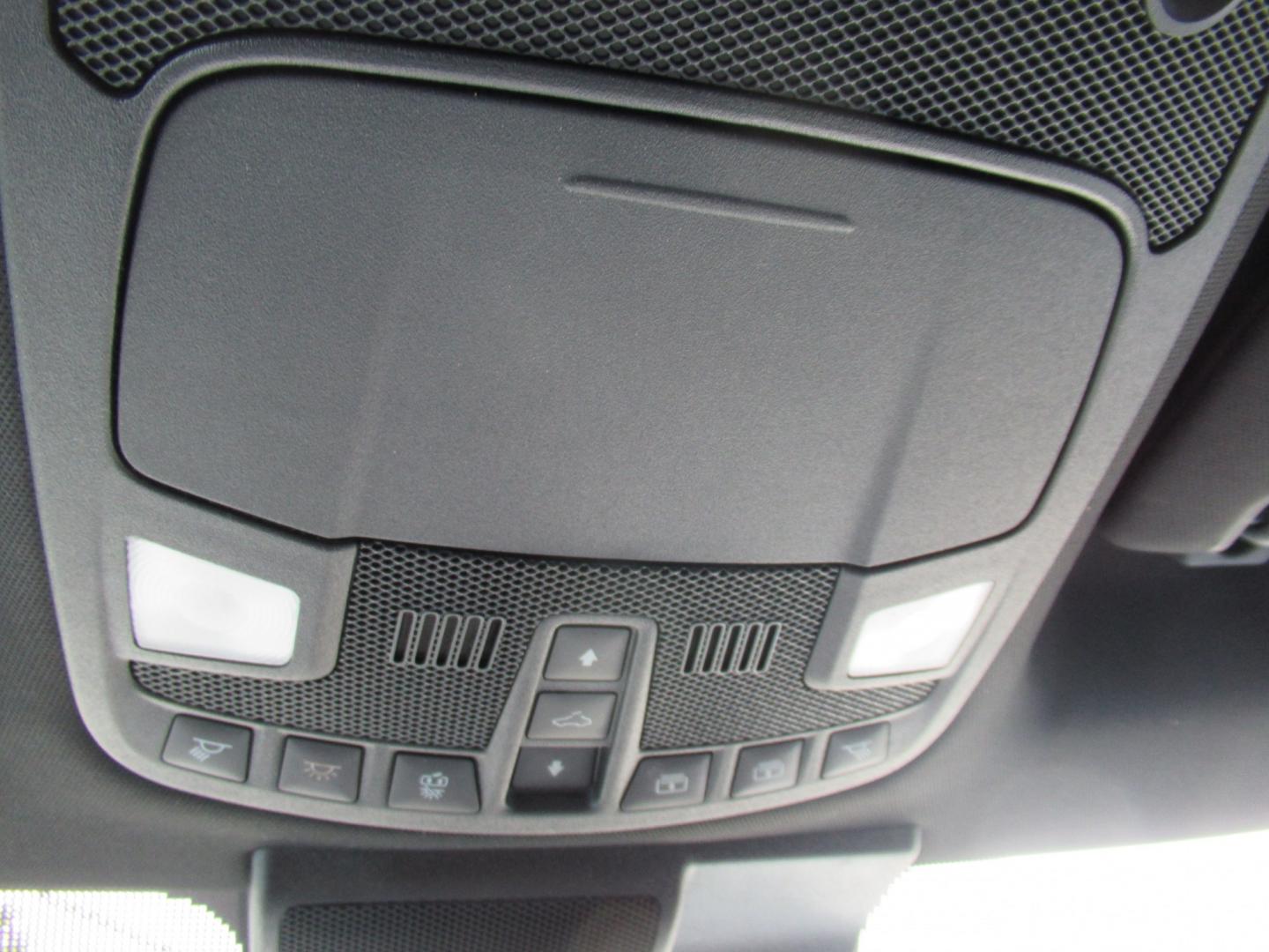 2019 Gray /Black Ford F-150 XLT SuperCrew 5.5-ft. Bed 2WD (1FTEW1C40KF) with an 3.5L V6 TURBO engine, 6A transmission, located at 1511 North Shepherd Dr., Houston, TX, 77008, (281) 657-1221, 29.798361, -95.412560 - 2019 Ford F-150 Platinum VIN: 1FTEW1C40KFC31635 Vehicle Details Crew Pickup 3.5L V6 F DOHC 24V Gasoline Rear wheel drive- Photo#9