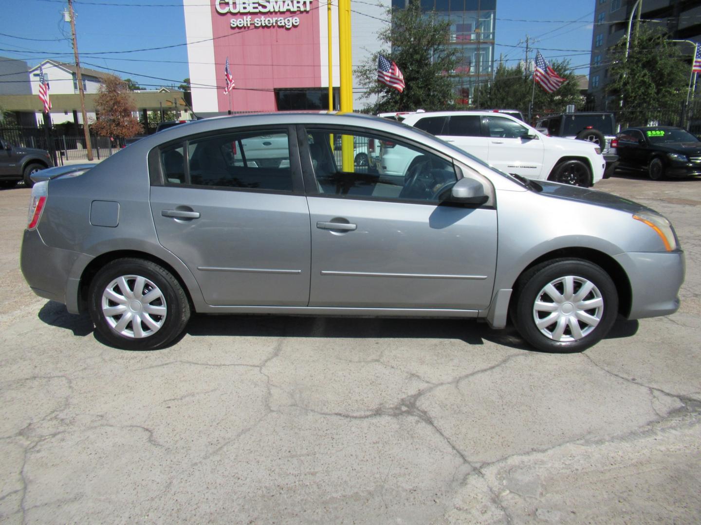 2012 Gray /Gray Nissan Sentra 2.0 (3N1AB6APXCL) with an 2.0L L4 DOHC 16V engine, Continuously Variable Transmission transmission, located at 1511 North Shepherd Dr., Houston, TX, 77008, (281) 657-1221, 29.798361, -95.412560 - 2012 Nissan Sentra 2.0 S VIN: 3N1AB6APXCL627862 Vehicle Details Sedan 4 DR 2.0L I4 F DOHC 16V Gasoline Front wheel drive- Photo#15