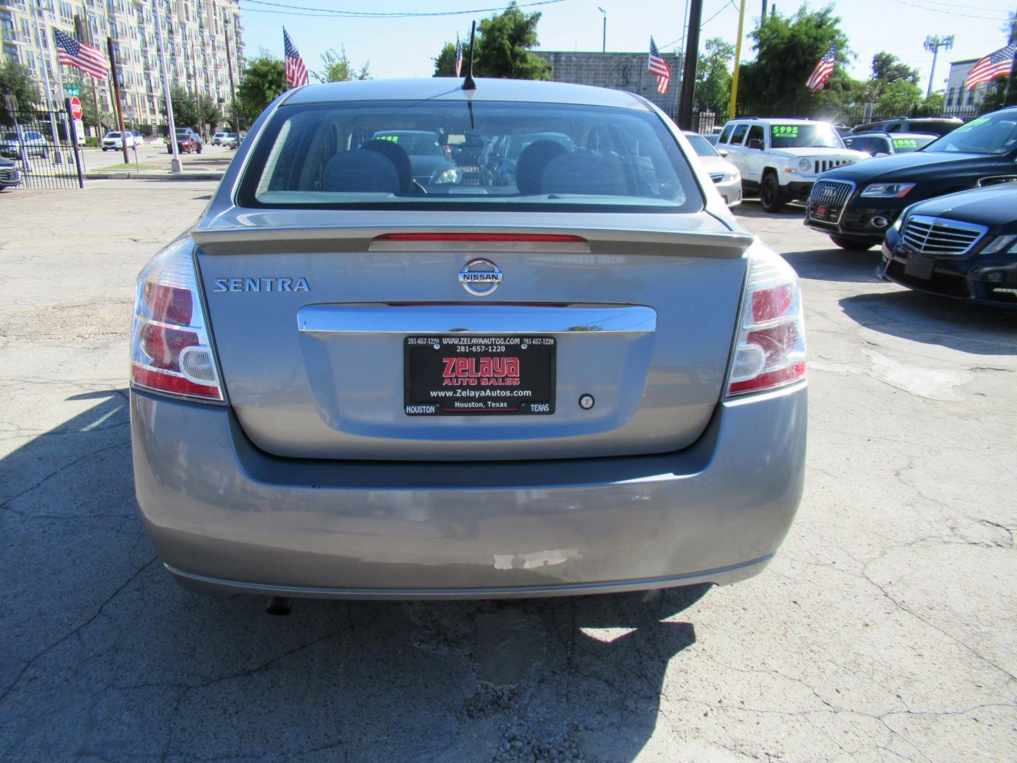 2012 Gray /Gray Nissan Sentra 2.0 (3N1AB6APXCL) with an 2.0L L4 DOHC 16V engine, Continuously Variable Transmission transmission, located at 1511 North Shepherd Dr., Houston, TX, 77008, (281) 657-1221, 29.798361, -95.412560 - 2012 Nissan Sentra 2.0 S VIN: 3N1AB6APXCL627862 Vehicle Details Sedan 4 DR 2.0L I4 F DOHC 16V Gasoline Front wheel drive- Photo#17