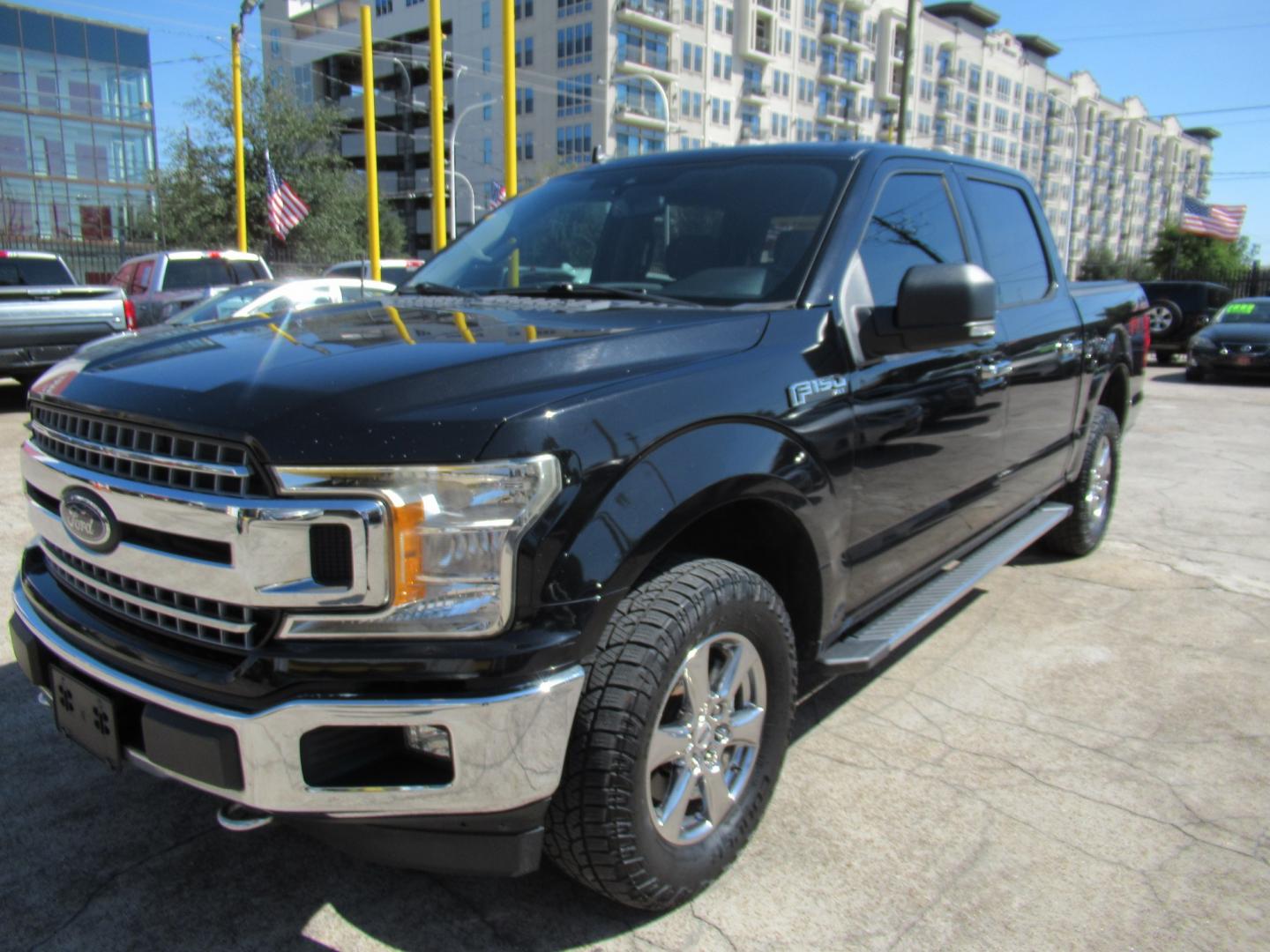 2019 Black /Black Ford F-150 XLT SuperCrew 6.5-ft. Bed 4WD (1FTEW1E49KK) with an 3.5L V6 TURBO engine, 6A transmission, located at 1511 North Shepherd Dr., Houston, TX, 77008, (281) 657-1221, 29.798361, -95.412560 - 2019 Ford F-150 XLT VIN: 1FTEW1E49KKE46337 Vehicle Details Crew Pickup 3.5L V6 F DOHC 24V Gasoline Rear wheel drive w/ 4X4- Photo#4