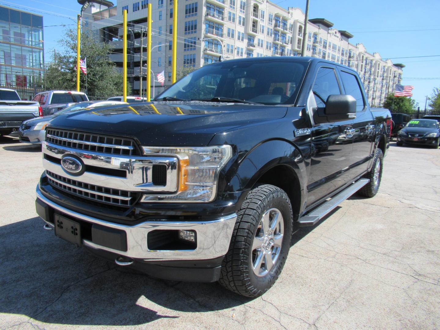 2019 Black /Black Ford F-150 XLT SuperCrew 6.5-ft. Bed 4WD (1FTEW1E49KK) with an 3.5L V6 TURBO engine, 6A transmission, located at 1511 North Shepherd Dr., Houston, TX, 77008, (281) 657-1221, 29.798361, -95.412560 - 2019 Ford F-150 XLT VIN: 1FTEW1E49KKE46337 Vehicle Details Crew Pickup 3.5L V6 F DOHC 24V Gasoline Rear wheel drive w/ 4X4- Photo#5