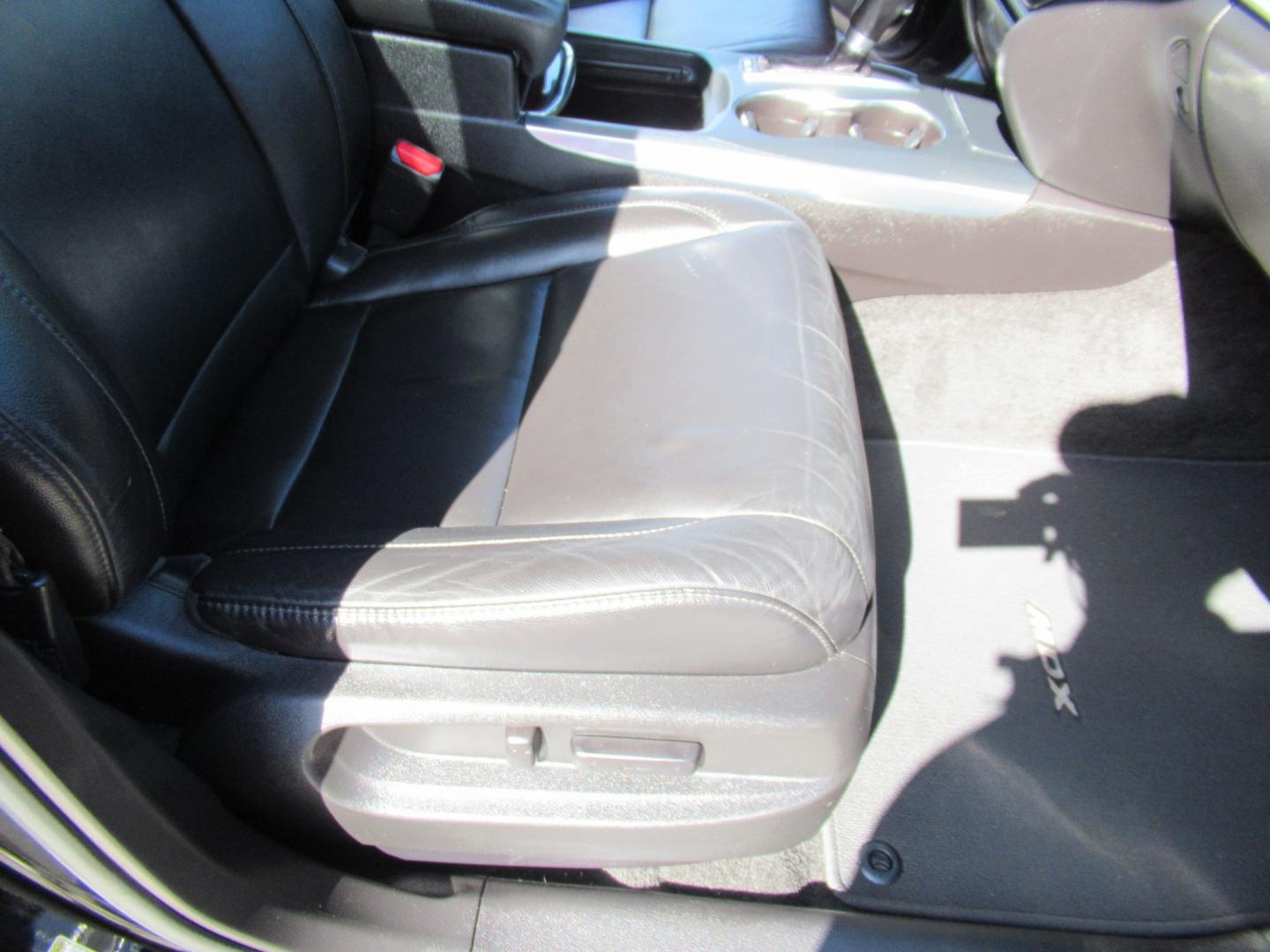 2014 Black /Black Acura MDX 6-Spd AT w/Tech and Entertainment Package (5FRYD3H64EB) with an 3.5L V6 SOHC 24V engine, 6-Speed Automatic transmission, located at 1511 North Shepherd Dr., Houston, TX, 77008, (281) 657-1221, 29.798361, -95.412560 - 2014 Acura MDX W/Tech W/Res VIN: 5FRYD3H64EB010815 Vehicle Details 4 Door Wagon/Sport Utility 3.5L V6 F SOHC 24V Gasoline Front wheel drive- Photo#23