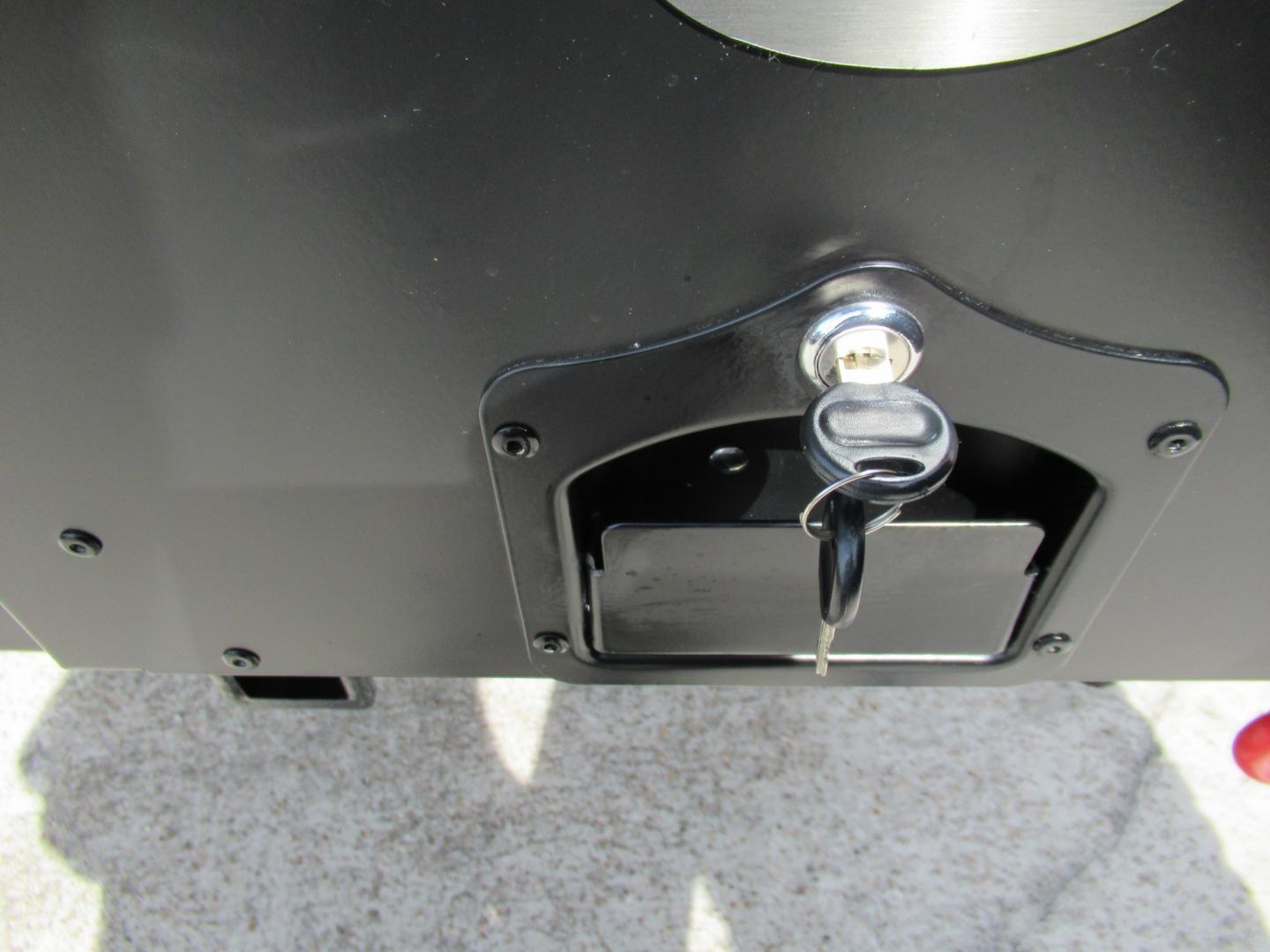 2006 Black /Black Jeep Wrangler Unlimited Rubicon (1J4FA64S96P) with an 4.0L L6 OHV 12V engine, located at 1511 North Shepherd Dr., Houston, TX, 77008, (281) 657-1221, 29.798361, -95.412560 - 2006 Jeep Wrangler Unlimited Rubicon VIN: 1J4FA64S96P782881 Vehicle Details Utility (Blazer, Jimmy, Scout, etc.) 4.0L I6 F Gasoline Rear wheel drive w/ 4X4- Photo#25