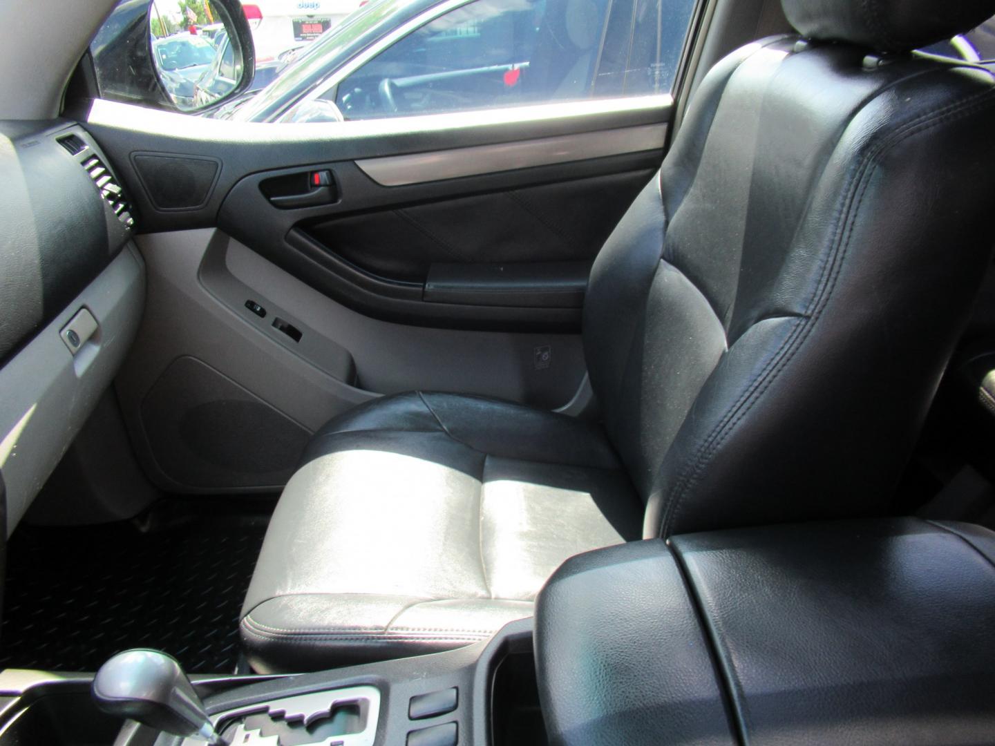 2006 Black /Black Toyota 4Runner Sport Edition 4WD V8 (JTEBT14R868) with an 4.7L V8 DOHC 32V engine, 5A OD transmission, located at 1511 North Shepherd Dr., Houston, TX, 77008, (281) 657-1221, 29.798361, -95.412560 - 2006 Toyota 4Runner Sport Edition VIN: JTEBT14R868037687 4 Door Wagon/Sport Utility 4.7L V8 F DOHC 32V Gasoline All wheel drive- Photo#2