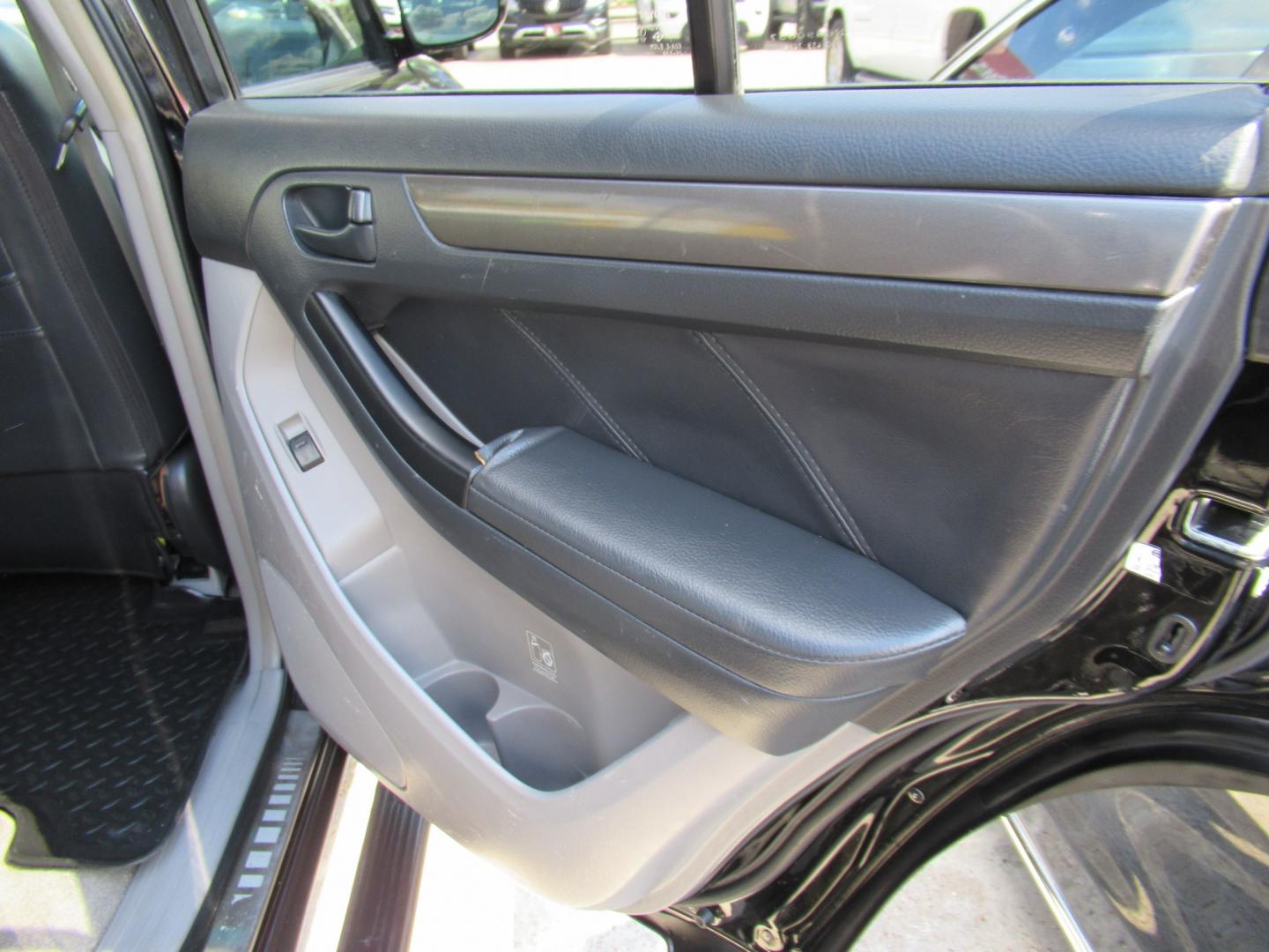 2006 Black /Black Toyota 4Runner Sport Edition 4WD V8 (JTEBT14R868) with an 4.7L V8 DOHC 32V engine, 5A OD transmission, located at 1511 North Shepherd Dr., Houston, TX, 77008, (281) 657-1221, 29.798361, -95.412560 - 2006 Toyota 4Runner Sport Edition VIN: JTEBT14R868037687 4 Door Wagon/Sport Utility 4.7L V8 F DOHC 32V Gasoline All wheel drive- Photo#18