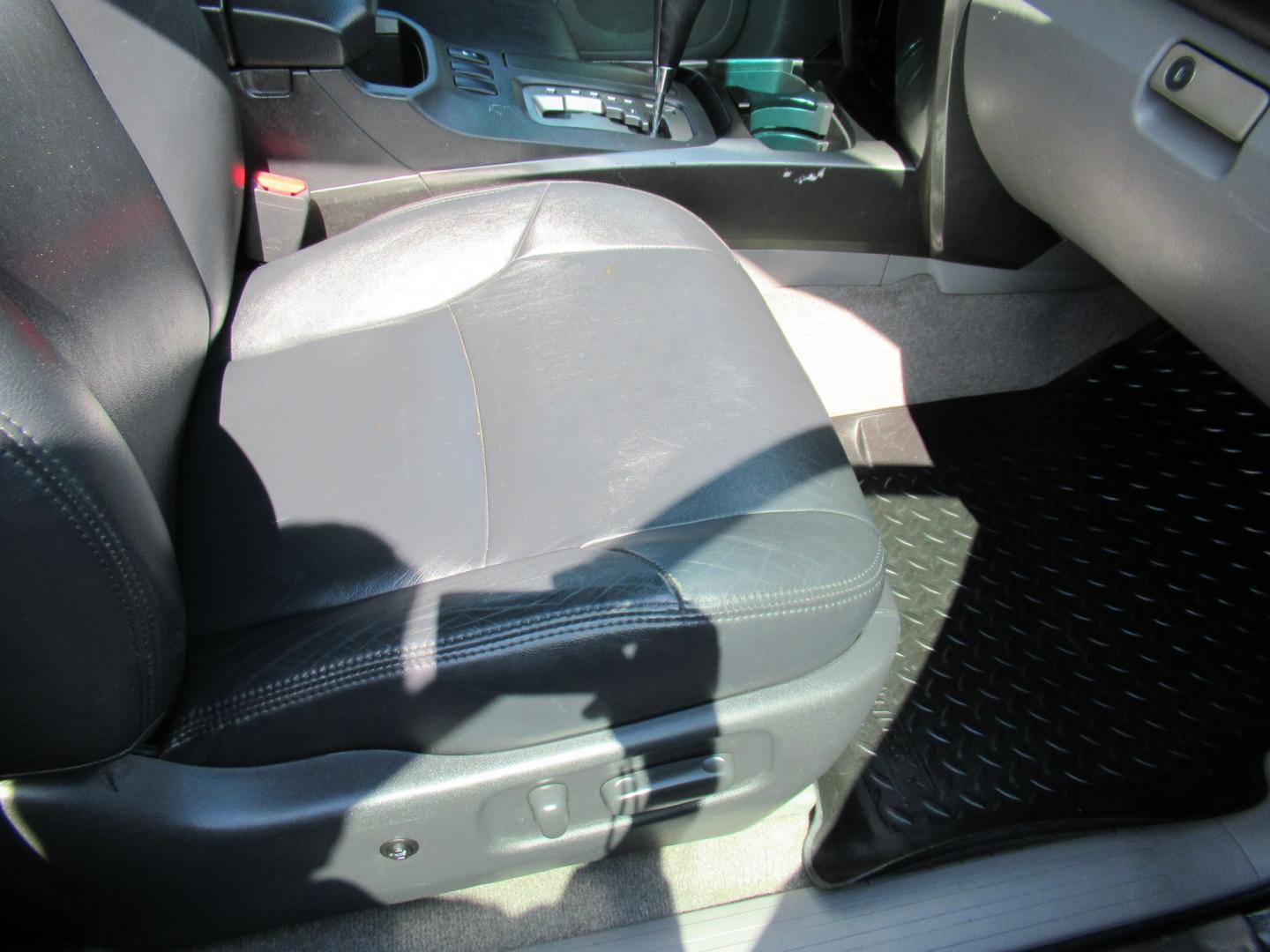2006 Black /Black Toyota 4Runner Sport Edition 4WD V8 (JTEBT14R868) with an 4.7L V8 DOHC 32V engine, 5A OD transmission, located at 1511 North Shepherd Dr., Houston, TX, 77008, (281) 657-1221, 29.798361, -95.412560 - 2006 Toyota 4Runner Sport Edition VIN: JTEBT14R868037687 4 Door Wagon/Sport Utility 4.7L V8 F DOHC 32V Gasoline All wheel drive- Photo#21
