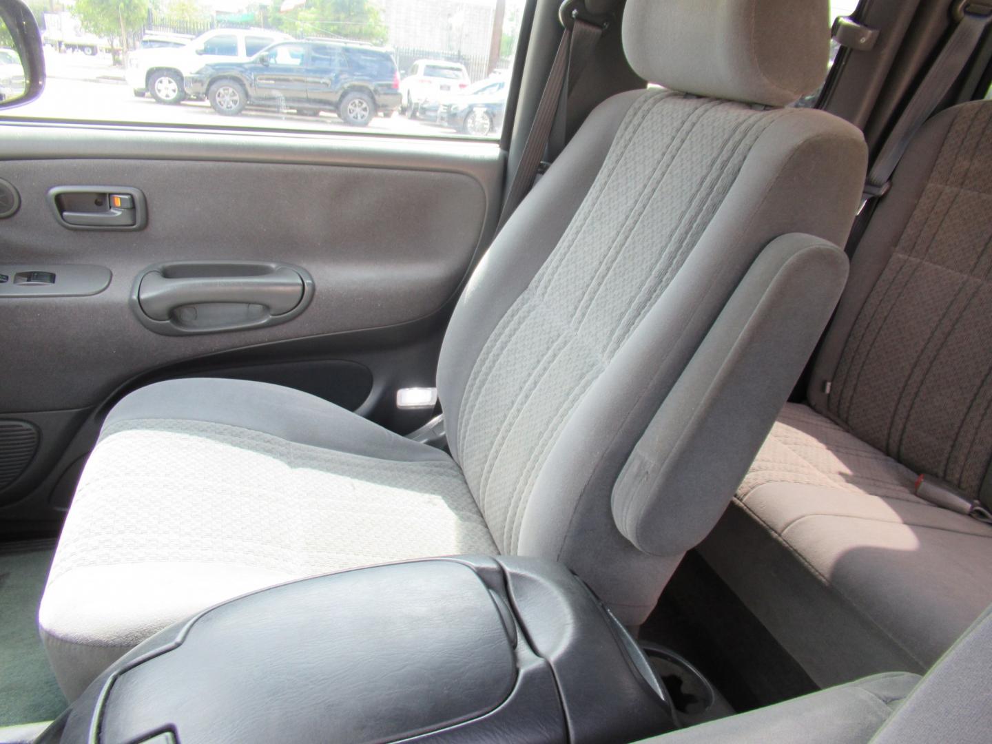 2004 Black /Gray Toyota Tundra SR5 Access Cab 2WD (5TBRT34134S) with an 4.7L V8 DOHC 32V engine, Automatic transmission, located at 1511 North Shepherd Dr., Houston, TX, 77008, (281) 657-1221, 29.798361, -95.412560 - 2004 Toyota Tundra SR5 VIN: 5TBRT34134S444343 Vehicle Details 4 Door Extended Cab Pickup 4.7L V8 F DOHC 32V Gasoline Rear wheel drive- Photo#3