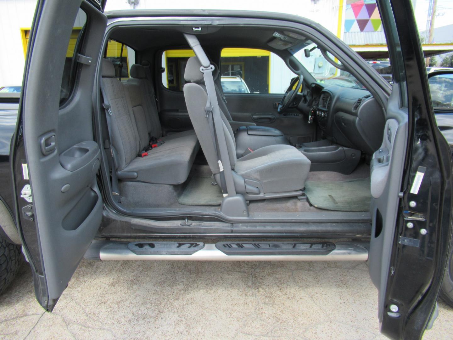2004 Black /Gray Toyota Tundra SR5 Access Cab 2WD (5TBRT34134S) with an 4.7L V8 DOHC 32V engine, Automatic transmission, located at 1511 North Shepherd Dr., Houston, TX, 77008, (281) 657-1221, 29.798361, -95.412560 - 2004 Toyota Tundra SR5 VIN: 5TBRT34134S444343 Vehicle Details 4 Door Extended Cab Pickup 4.7L V8 F DOHC 32V Gasoline Rear wheel drive- Photo#17