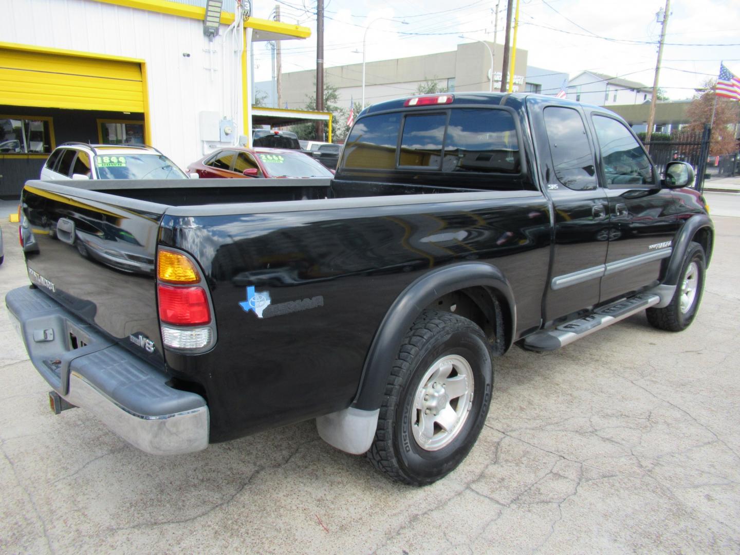 2004 Black /Gray Toyota Tundra SR5 Access Cab 2WD (5TBRT34134S) with an 4.7L V8 DOHC 32V engine, Automatic transmission, located at 1511 North Shepherd Dr., Houston, TX, 77008, (281) 657-1221, 29.798361, -95.412560 - 2004 Toyota Tundra SR5 VIN: 5TBRT34134S444343 Vehicle Details 4 Door Extended Cab Pickup 4.7L V8 F DOHC 32V Gasoline Rear wheel drive- Photo#20