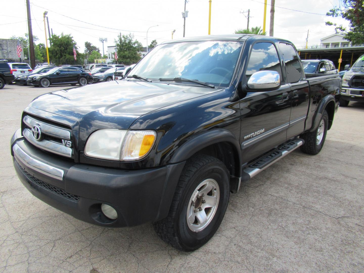 2004 Black /Gray Toyota Tundra SR5 Access Cab 2WD (5TBRT34134S) with an 4.7L V8 DOHC 32V engine, Automatic transmission, located at 1511 North Shepherd Dr., Houston, TX, 77008, (281) 657-1221, 29.798361, -95.412560 - 2004 Toyota Tundra SR5 VIN: 5TBRT34134S444343 Vehicle Details 4 Door Extended Cab Pickup 4.7L V8 F DOHC 32V Gasoline Rear wheel drive- Photo#24