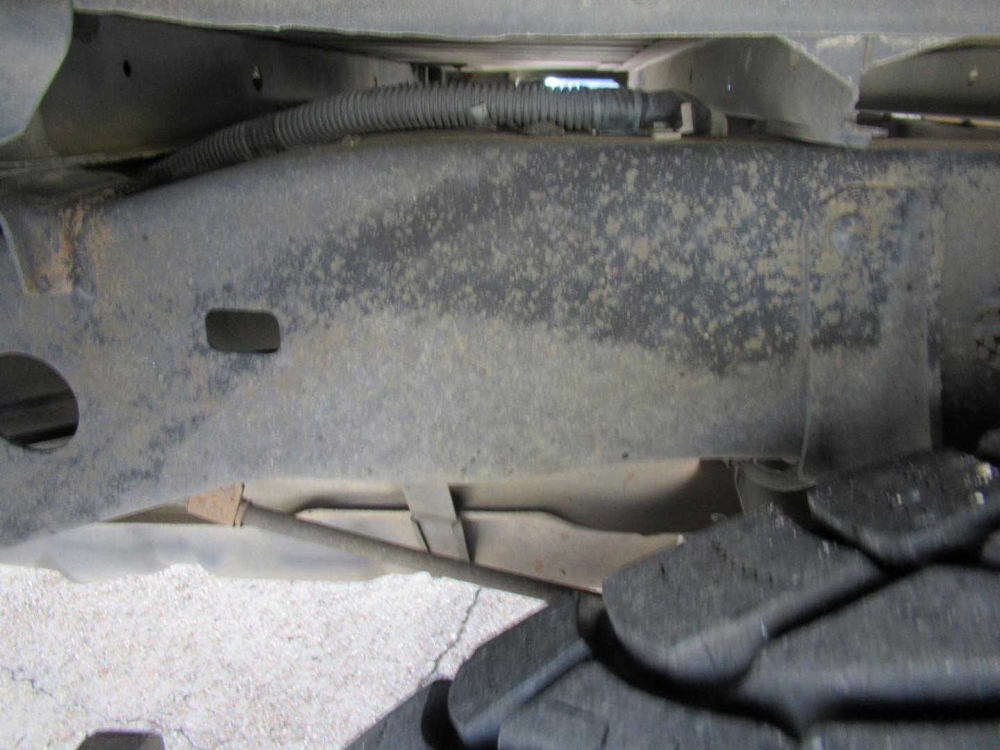 2004 Black /Gray Toyota Tundra SR5 Access Cab 2WD (5TBRT34134S) with an 4.7L V8 DOHC 32V engine, Automatic transmission, located at 1511 North Shepherd Dr., Houston, TX, 77008, (281) 657-1221, 29.798361, -95.412560 - 2004 Toyota Tundra SR5 VIN: 5TBRT34134S444343 Vehicle Details 4 Door Extended Cab Pickup 4.7L V8 F DOHC 32V Gasoline Rear wheel drive- Photo#27