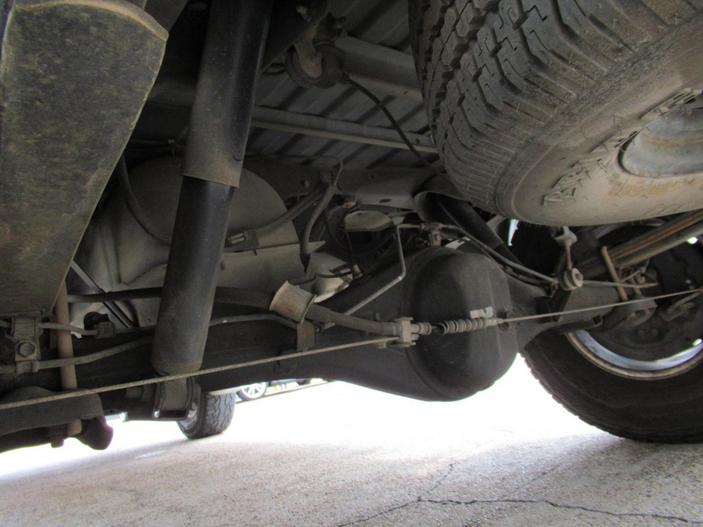 2004 Black /Gray Toyota Tundra SR5 Access Cab 2WD (5TBRT34134S) with an 4.7L V8 DOHC 32V engine, Automatic transmission, located at 1511 North Shepherd Dr., Houston, TX, 77008, (281) 657-1221, 29.798361, -95.412560 - 2004 Toyota Tundra SR5 VIN: 5TBRT34134S444343 Vehicle Details 4 Door Extended Cab Pickup 4.7L V8 F DOHC 32V Gasoline Rear wheel drive- Photo#26