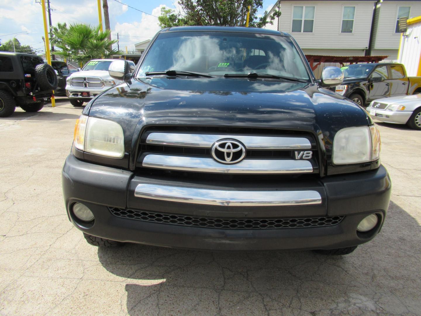 2004 Black /Gray Toyota Tundra SR5 Access Cab 2WD (5TBRT34134S) with an 4.7L V8 DOHC 32V engine, Automatic transmission, located at 1511 North Shepherd Dr., Houston, TX, 77008, (281) 657-1221, 29.798361, -95.412560 - 2004 Toyota Tundra SR5 VIN: 5TBRT34134S444343 Vehicle Details 4 Door Extended Cab Pickup 4.7L V8 F DOHC 32V Gasoline Rear wheel drive- Photo#36