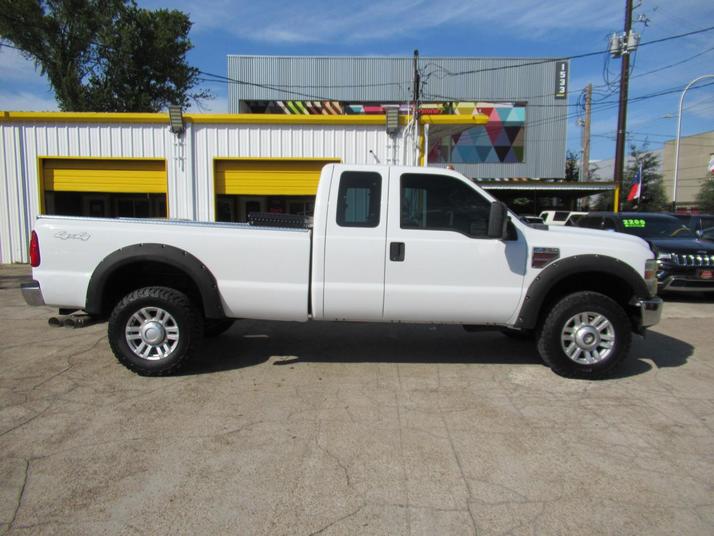 2009 White /Gray Ford F-350 SD FX4 SuperCab 4WD (1FTWX31R59E) with an 6.4L V8 OHV 32V TURBO DIESEL engine, Automatic transmission, located at 1511 North Shepherd Dr., Houston, TX, 77008, (281) 657-1221, 29.798361, -95.412560 - 2009 Ford F-350 Super Duty XL VIN: 1FTWX31R59EA28543 Vehicle Details 4 Door Extended Cab Pickup 6.4L V8 F SOHC Diesel Rear wheel drive w/ 4X4- Photo#0