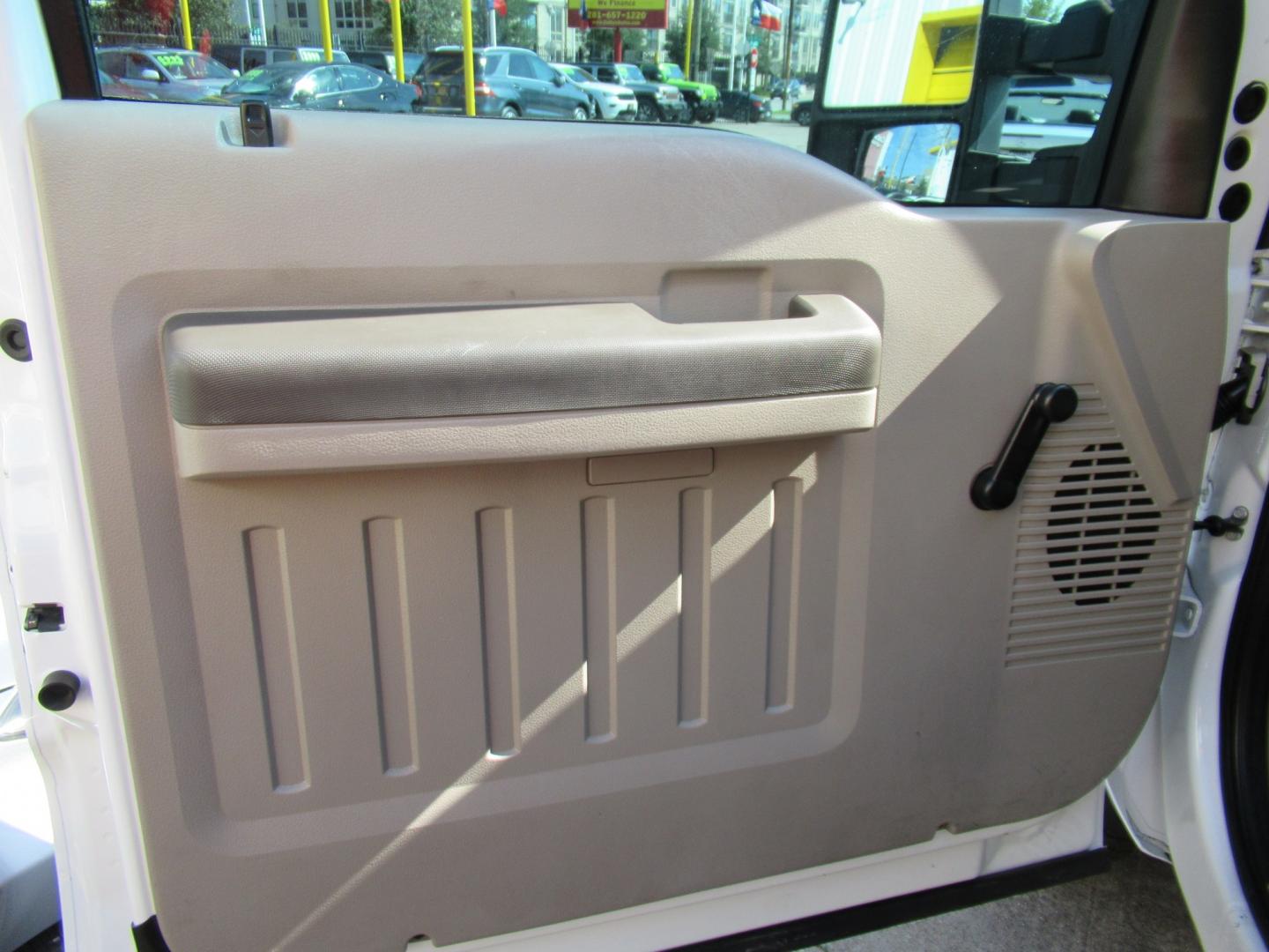 2009 White /Gray Ford F-350 SD FX4 SuperCab 4WD (1FTWX31R59E) with an 6.4L V8 OHV 32V TURBO DIESEL engine, Automatic transmission, located at 1511 North Shepherd Dr., Houston, TX, 77008, (281) 657-1221, 29.798361, -95.412560 - 2009 Ford F-350 Super Duty XL VIN: 1FTWX31R59EA28543 Vehicle Details 4 Door Extended Cab Pickup 6.4L V8 F SOHC Diesel Rear wheel drive w/ 4X4- Photo#1