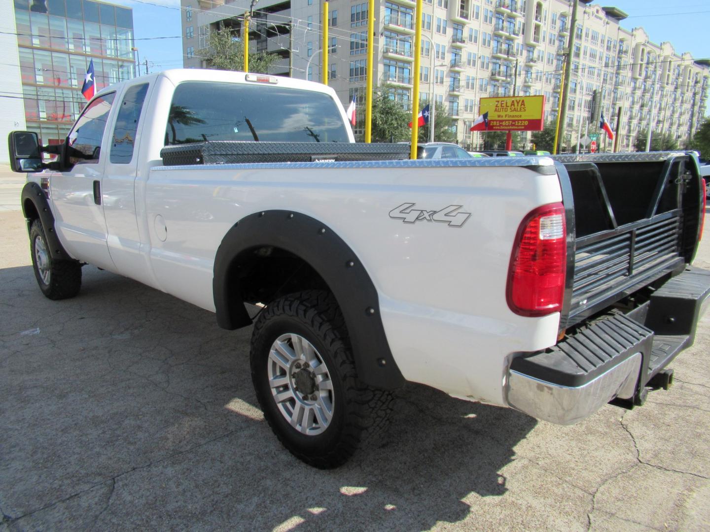 2009 White /Gray Ford F-350 SD FX4 SuperCab 4WD (1FTWX31R59E) with an 6.4L V8 OHV 32V TURBO DIESEL engine, Automatic transmission, located at 1511 North Shepherd Dr., Houston, TX, 77008, (281) 657-1221, 29.798361, -95.412560 - 2009 Ford F-350 Super Duty XL VIN: 1FTWX31R59EA28543 Vehicle Details 4 Door Extended Cab Pickup 6.4L V8 F SOHC Diesel Rear wheel drive w/ 4X4- Photo#11