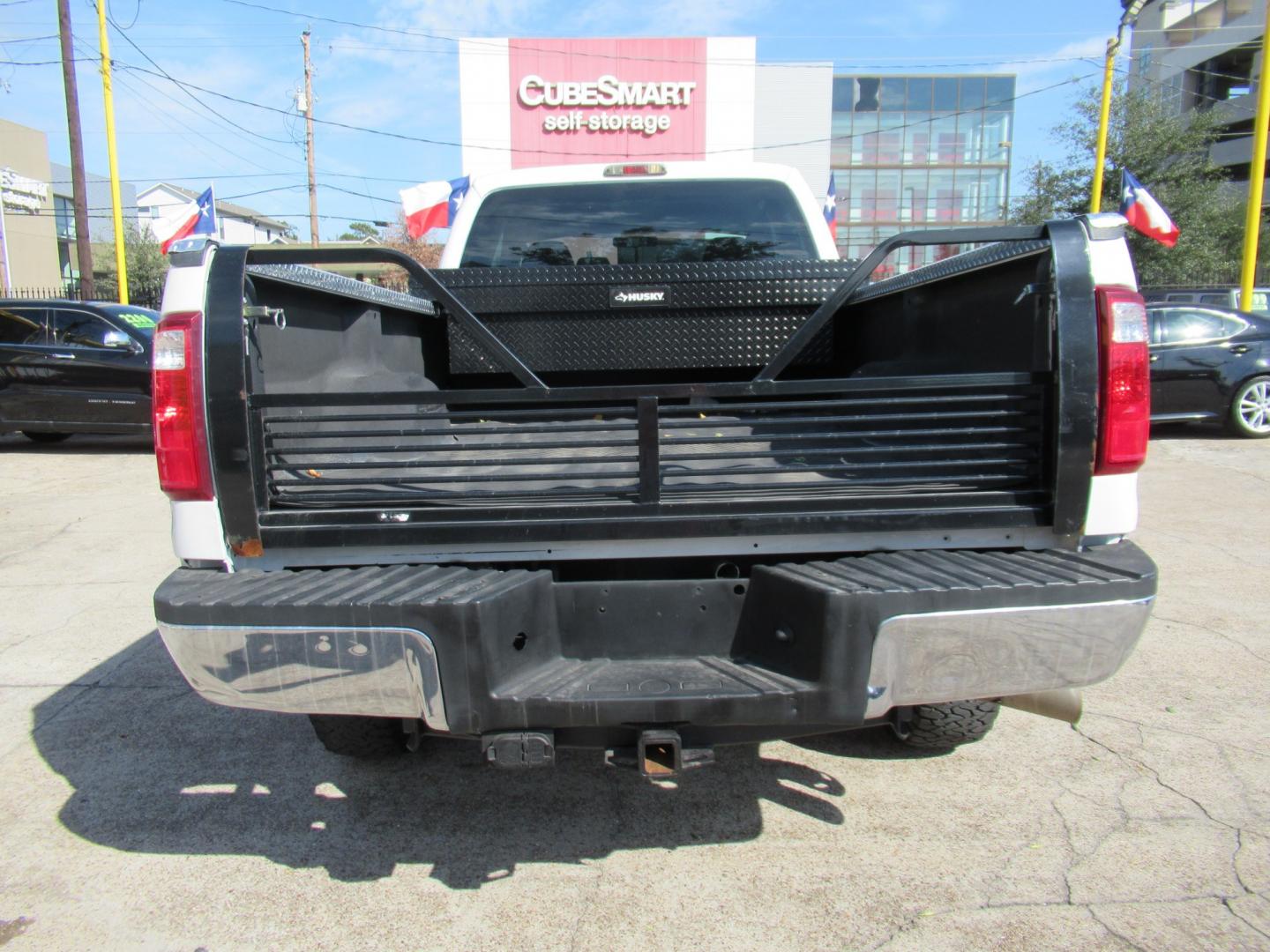 2009 White /Gray Ford F-350 SD FX4 SuperCab 4WD (1FTWX31R59E) with an 6.4L V8 OHV 32V TURBO DIESEL engine, Automatic transmission, located at 1511 North Shepherd Dr., Houston, TX, 77008, (281) 657-1221, 29.798361, -95.412560 - 2009 Ford F-350 Super Duty XL VIN: 1FTWX31R59EA28543 Vehicle Details 4 Door Extended Cab Pickup 6.4L V8 F SOHC Diesel Rear wheel drive w/ 4X4- Photo#12