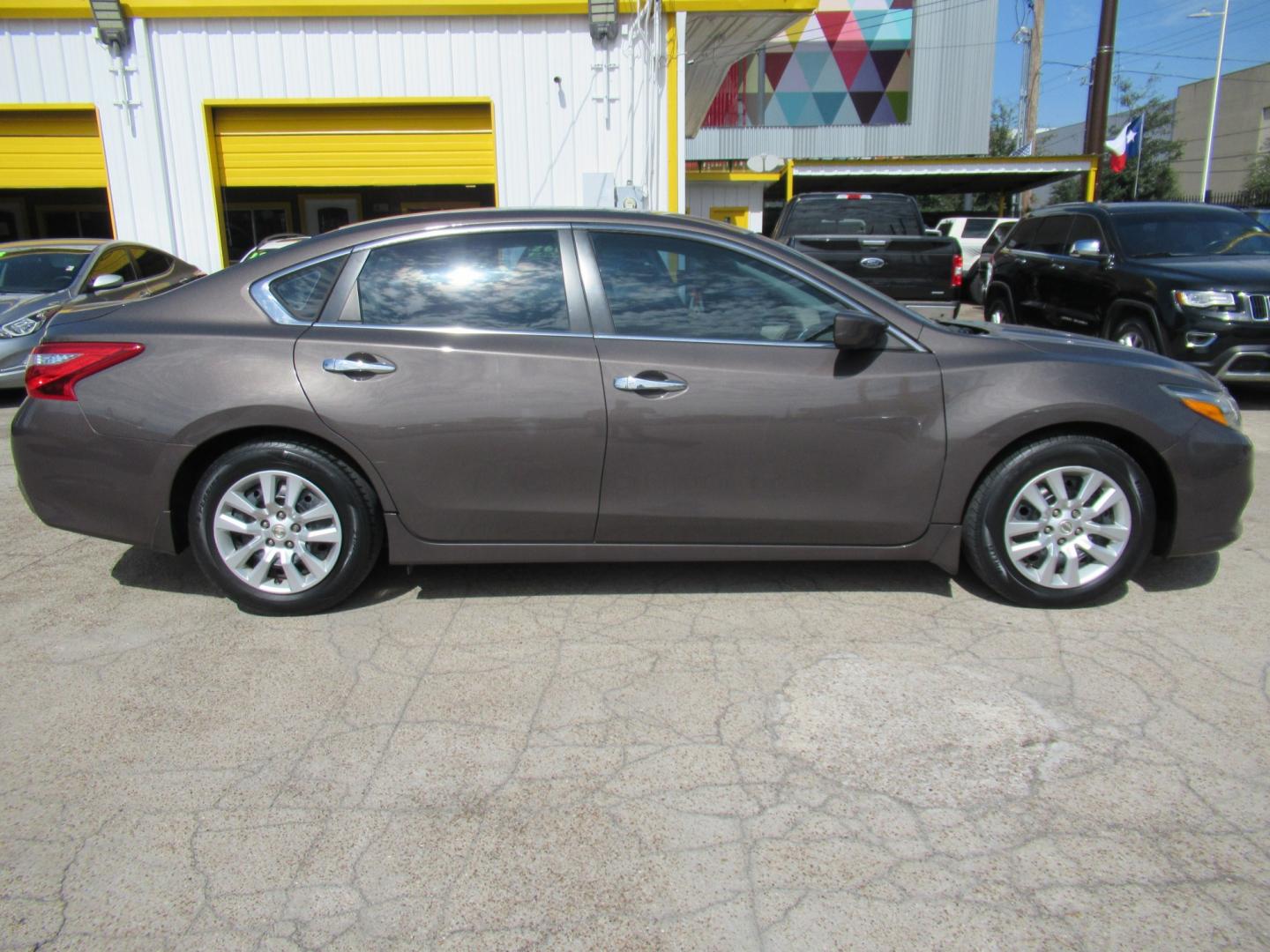 2017 Brown /Tan Nissan Altima 2.5 S (1N4AL3APXHN) with an 2.5L L4 DOHC 16V engine, CVT transmission, located at 1511 North Shepherd Dr., Houston, TX, 77008, (281) 657-1221, 29.798361, -95.412560 - 2017 Nissan Altima 2.5 S VIN: 1N4AL3APXHN309343 Vehicle Details Sedan 4 DR 2.5L I4 F DOHC 16V Gasoline Front wheel drive- Photo#15
