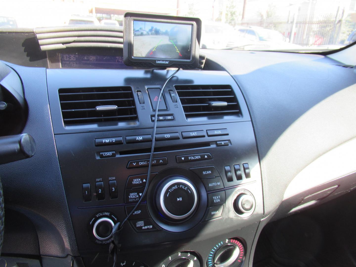 2012 White /Black Mazda MAZDA3 i Sport 4-Door (JM1BL1UF0C1) with an 2.0L L4 DOHC 16V engine, Automatic transmission, located at 1511 North Shepherd Dr., Houston, TX, 77008, (281) 657-1221, 29.798361, -95.412560- Photo#14