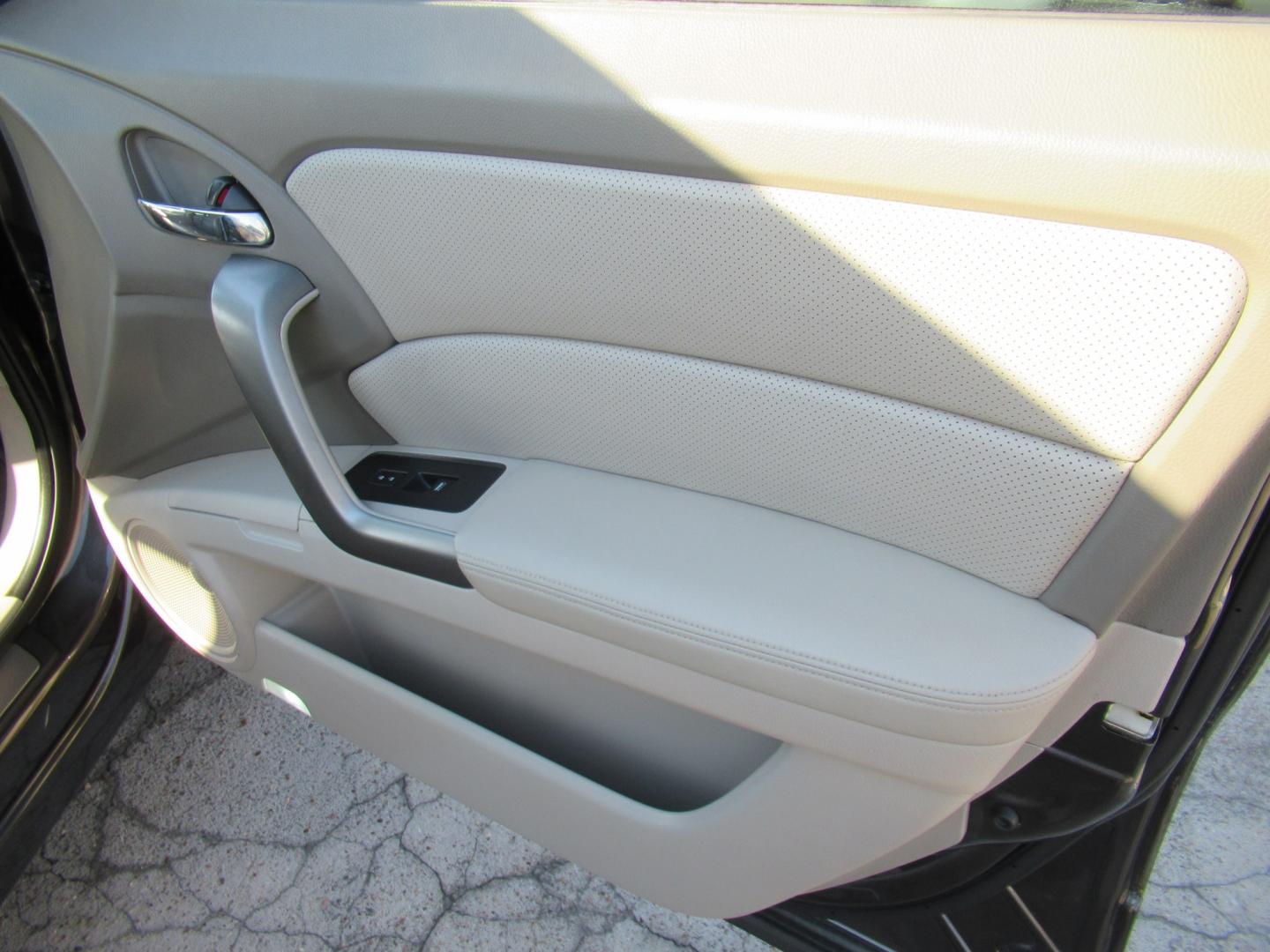 2011 Gray /Gray Acura RDX 5-Spd AT with Technology Package (5J8TB2H57BA) with an 2.3L L4 DOHC 16V engine, 5A transmission, located at 1511 North Shepherd Dr., Houston, TX, 77008, (281) 657-1221, 29.798361, -95.412560 - 2011 Acura RDX W/Tech VIN: 5J8TB2H57BA003334 Vehicle Details 4 Door Wagon/Sport Utility 2.3L I4 F DOHC 16V Gasoline Front wheel drive- Photo#11