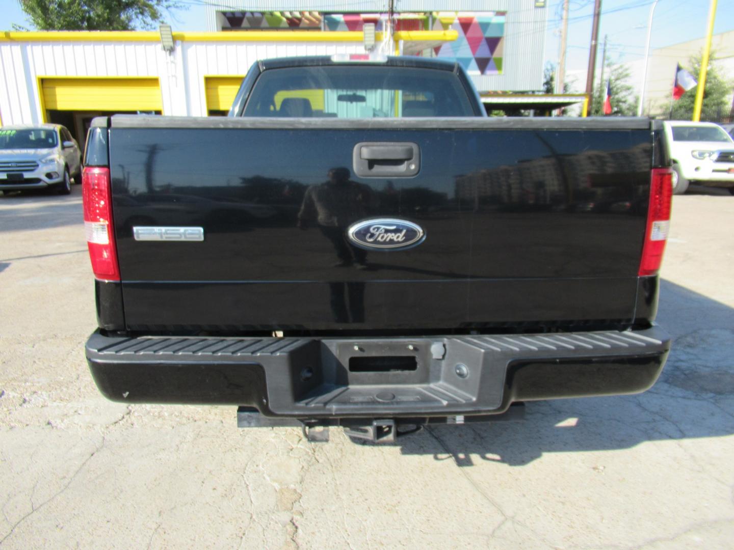 2016 Black /Gray Ford F-150 XL 6.5-ft. Bed 2WD (1FTMF1CP6GK) with an 2.7L V6 DOHC 24V engine, 6A transmission, located at 1511 North Shepherd Dr., Houston, TX, 77008, (281) 657-1221, 29.798361, -95.412560 - 2006 Ford F-150 XL VIN: 1FTRF12246NA42631 Vehicle Details Pickup 4.2L V6 F Gasoline Rear wheel drive Crank windows and locks so you don't have to worry- Photo#10