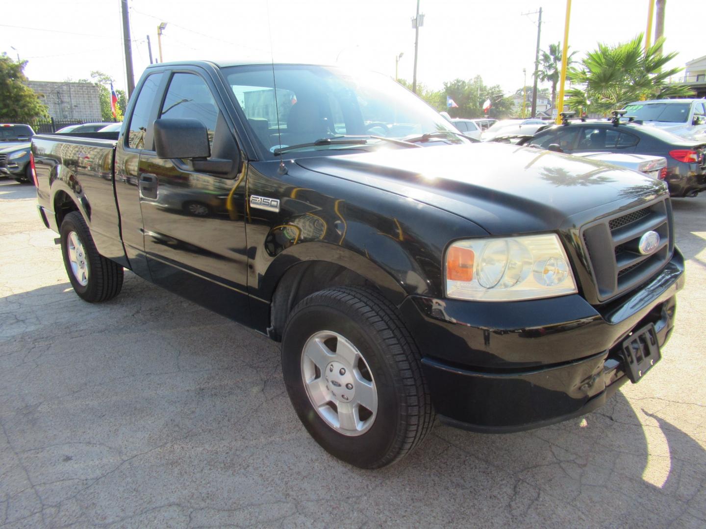 2016 Black /Gray Ford F-150 XL 6.5-ft. Bed 2WD (1FTMF1CP6GK) with an 2.7L V6 DOHC 24V engine, 6A transmission, located at 1511 North Shepherd Dr., Houston, TX, 77008, (281) 657-1221, 29.798361, -95.412560 - 2006 Ford F-150 XL VIN: 1FTRF12246NA42631 Vehicle Details Pickup 4.2L V6 F Gasoline Rear wheel drive Crank windows and locks so you don't have to worry- Photo#13