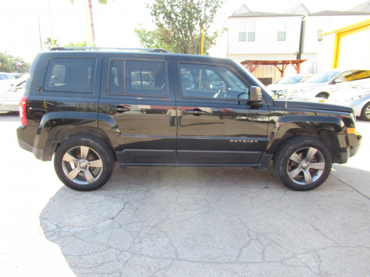 2016 Black /Black Jeep Patriot Sport 2WD (1C4NJPBA2GD) with an 2.0L L4 DOHC 16V engine, Automatic transmission, located at 1511 North Shepherd Dr., Houston, TX, 77008, (281) 657-1221, 29.798361, -95.412560 - 2016 Jeep Patriot Sport SE VIN: 1C4NJPBA2GD748110 Vehicle Details 4 Door Wagon/Sport Utility 2.0L I4 F DOHC 16V Gasoline Front wheel drive- Photo#15
