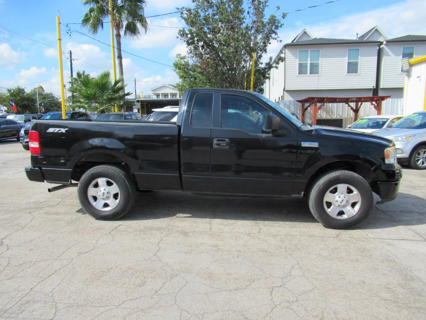 2006 Black /Gray Ford F-150 STX 2WD (1FTRF12246N) with an 4.2L V6 OHV 12V engine, Automatic transmission, located at 1511 North Shepherd Dr., Houston, TX, 77008, (281) 657-1221, 29.798361, -95.412560 - 2006 Ford F-150 XL VIN: 1FTRF12246NA42631 Vehicle Details Pickup 4.2L V6 F Gasoline Rear wheel drive Roll up windows manual locks so no worries- Photo#0